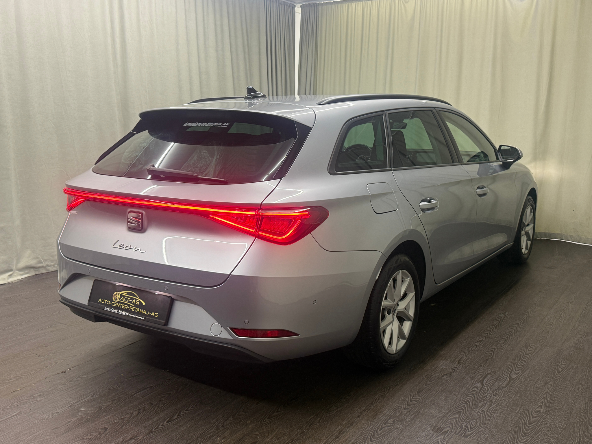 listing desktop thumbnail image 3