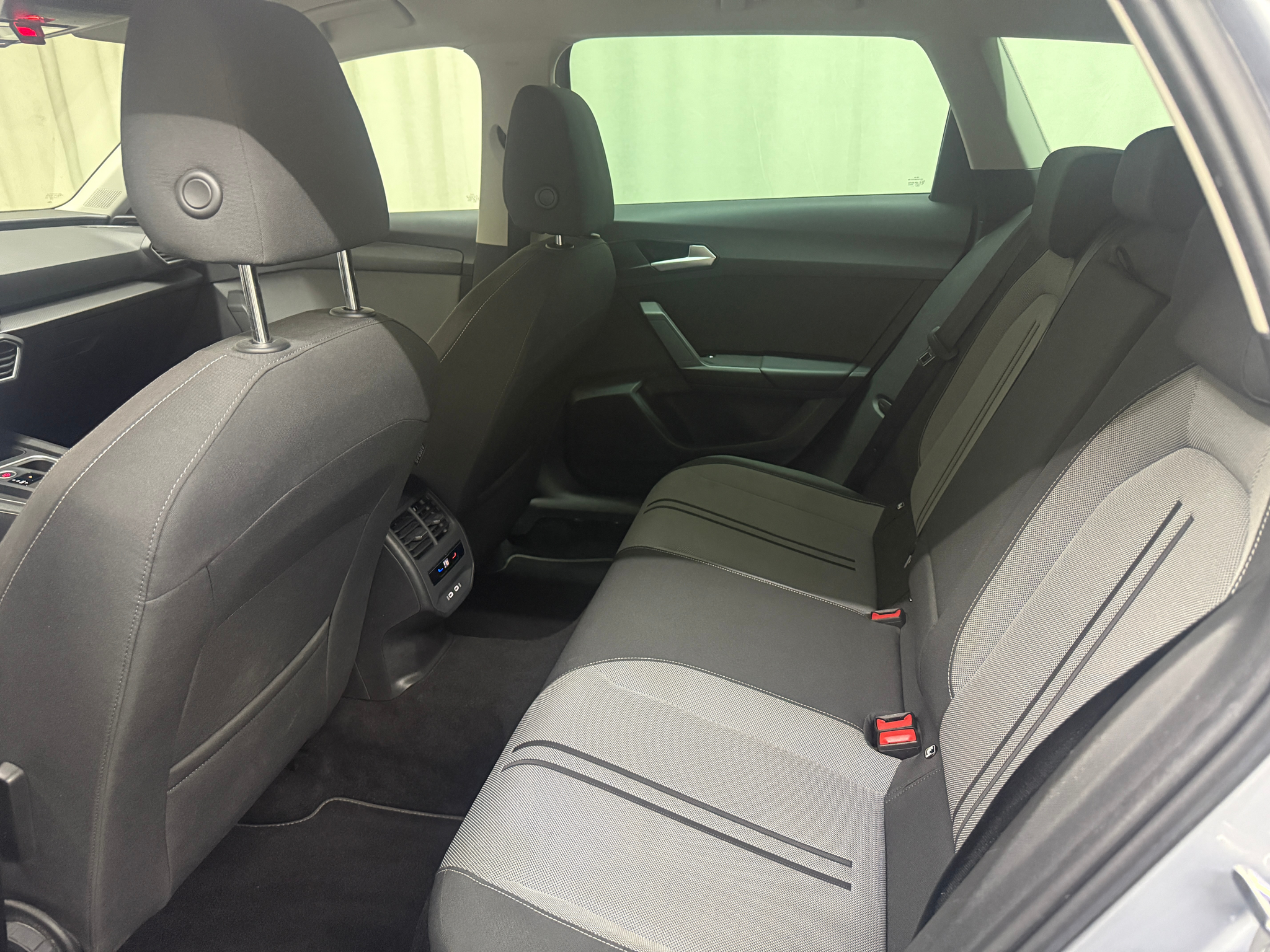 listing desktop thumbnail image 7