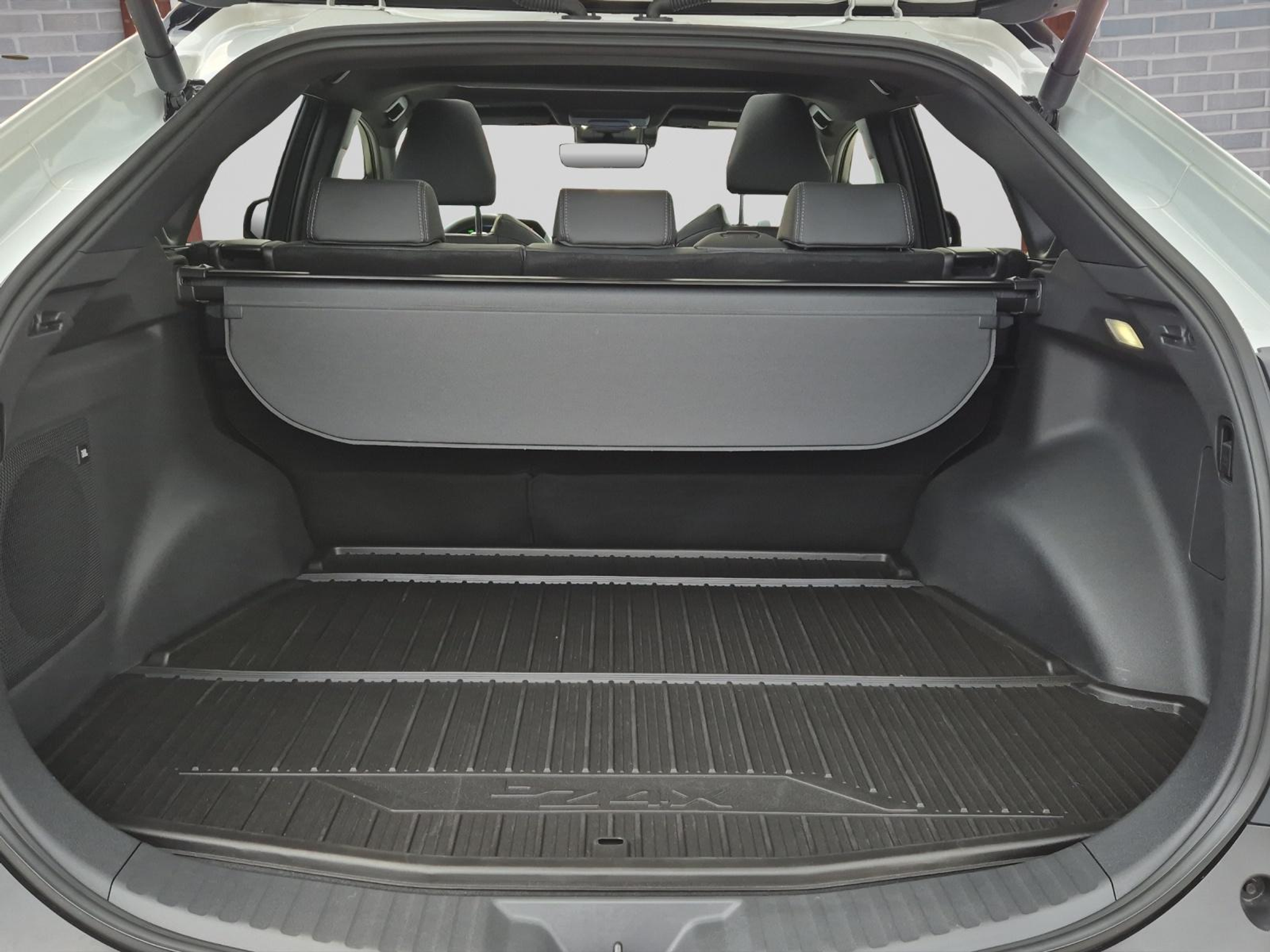 listing desktop thumbnail image 10