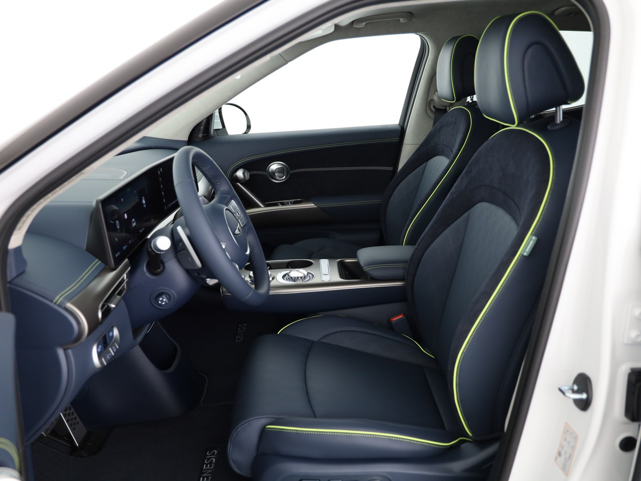 listing desktop thumbnail image 3