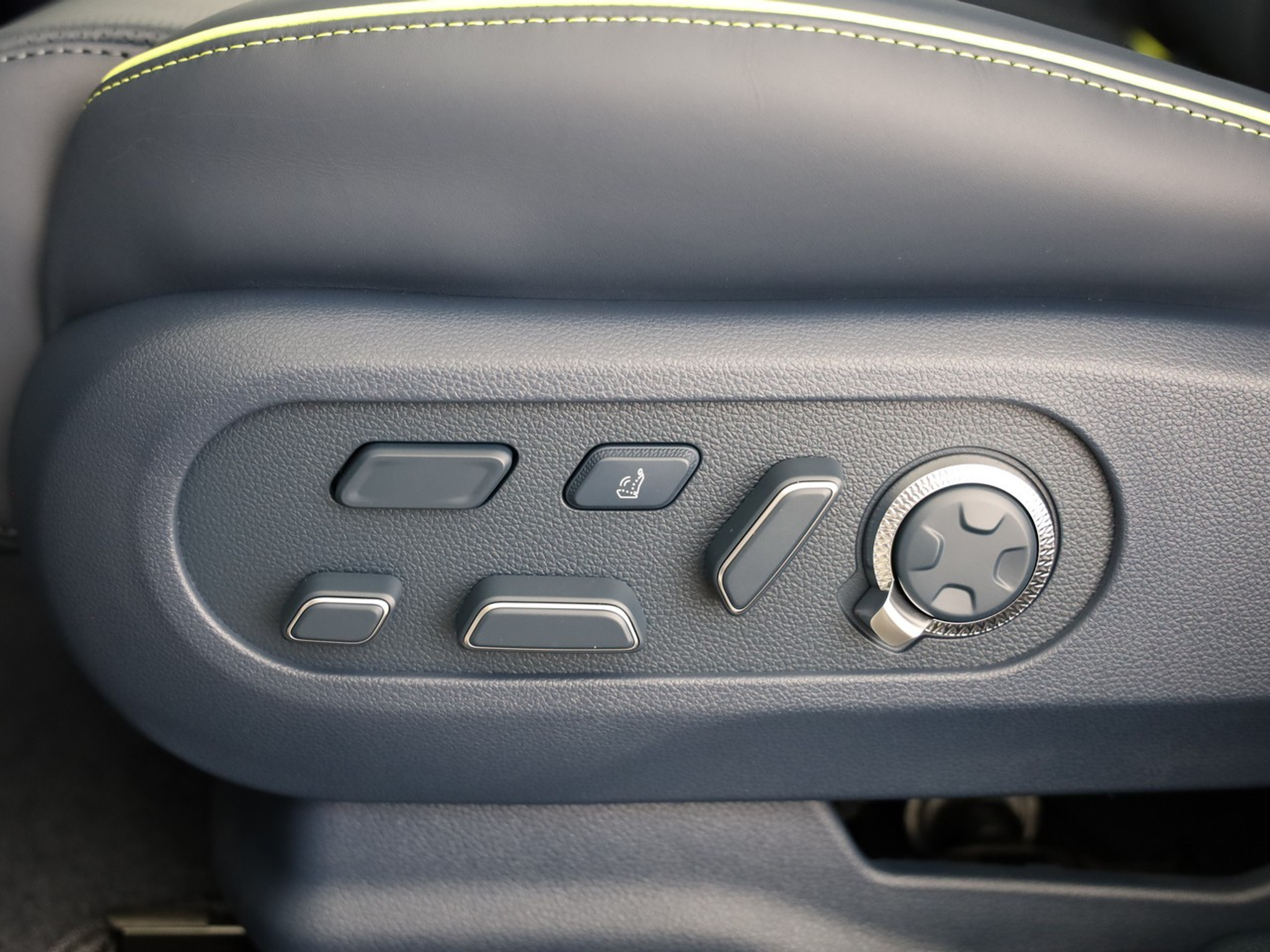 listing desktop thumbnail image 17