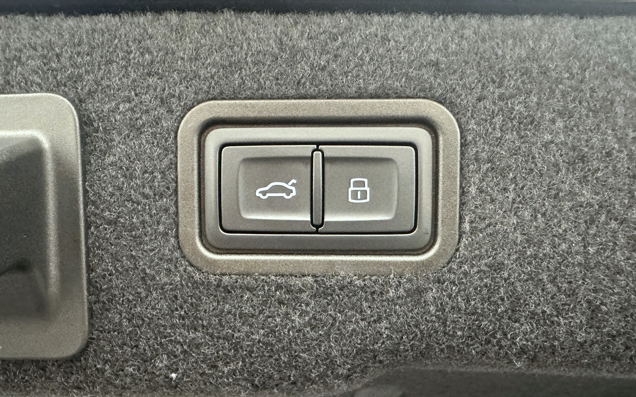 listing desktop thumbnail image 25