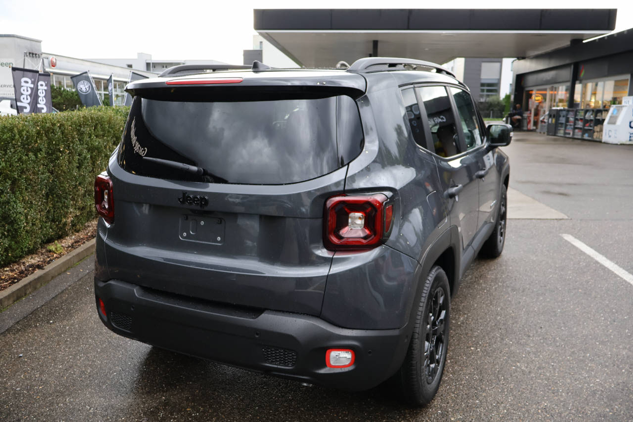 listing desktop thumbnail image 2