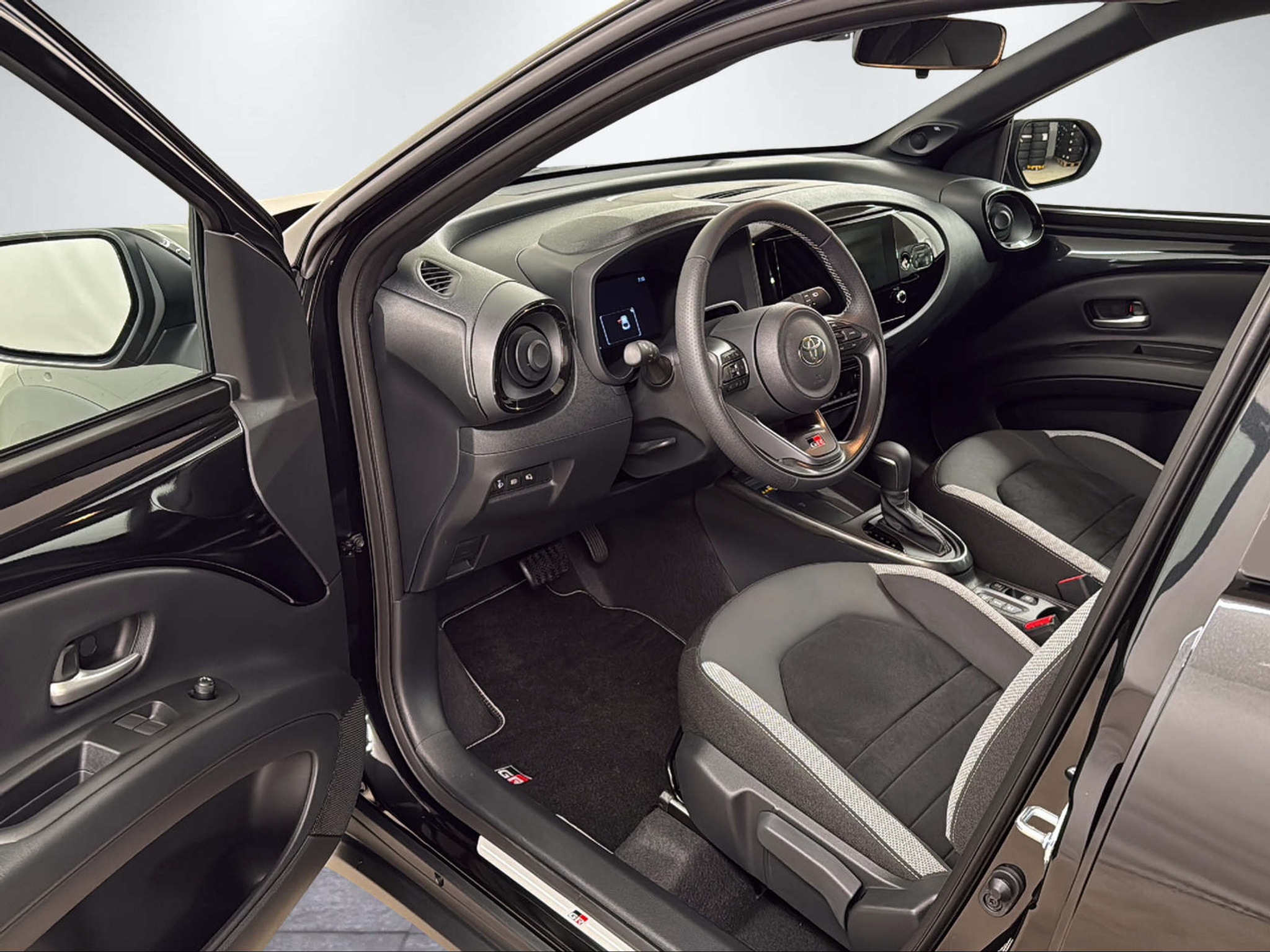 listing desktop thumbnail image 13