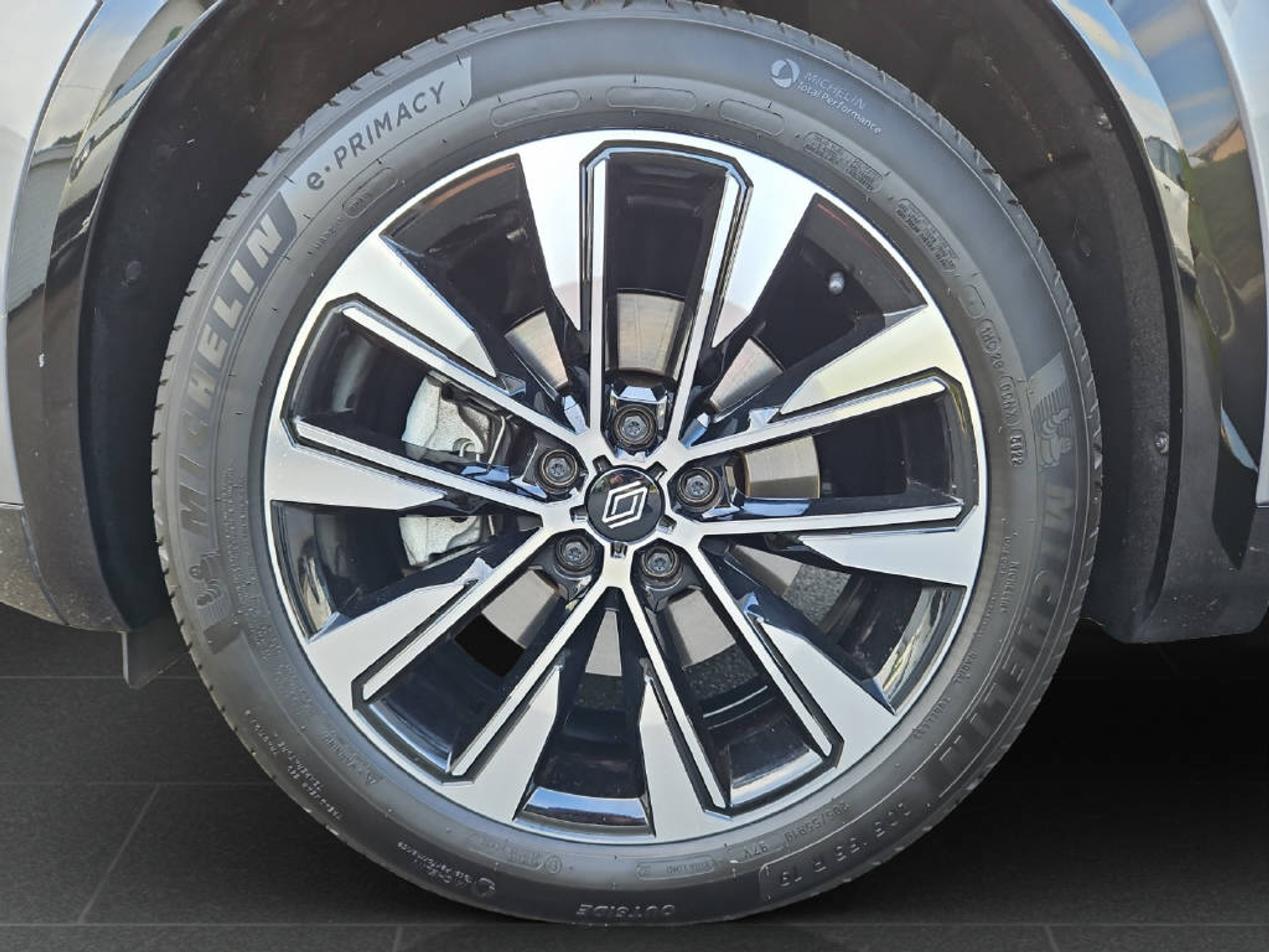 listing desktop thumbnail image 10