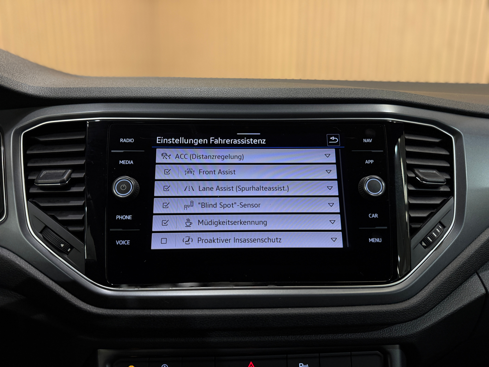 listing desktop thumbnail image 12