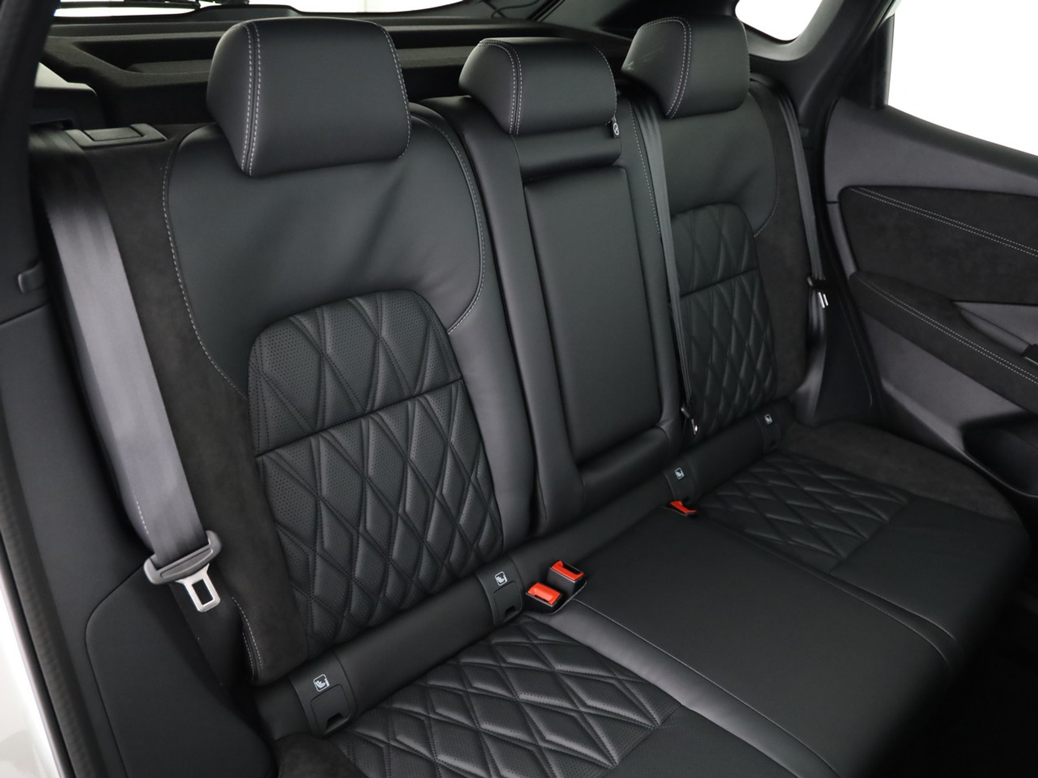 listing desktop thumbnail image 7