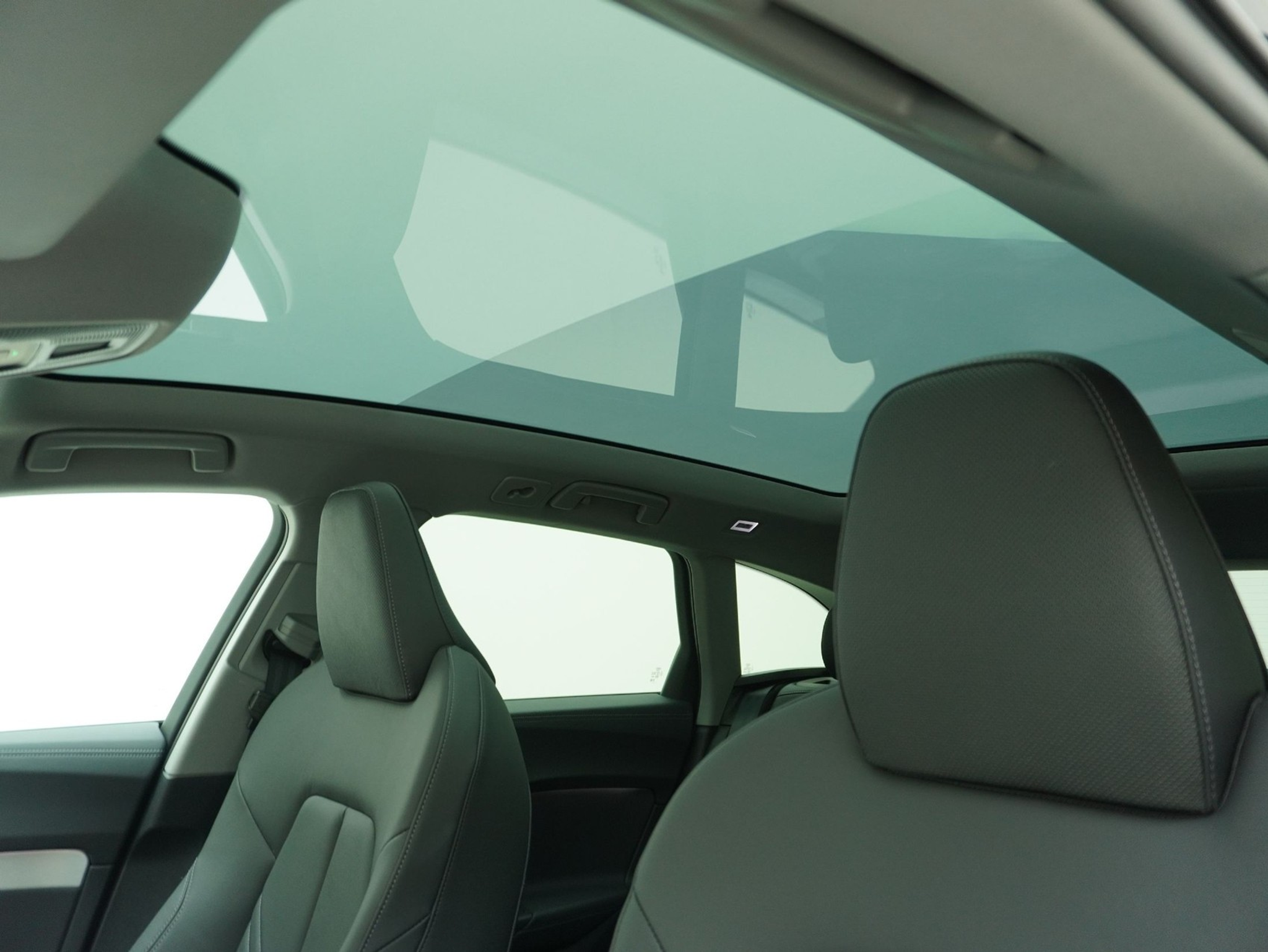 listing desktop thumbnail image 10