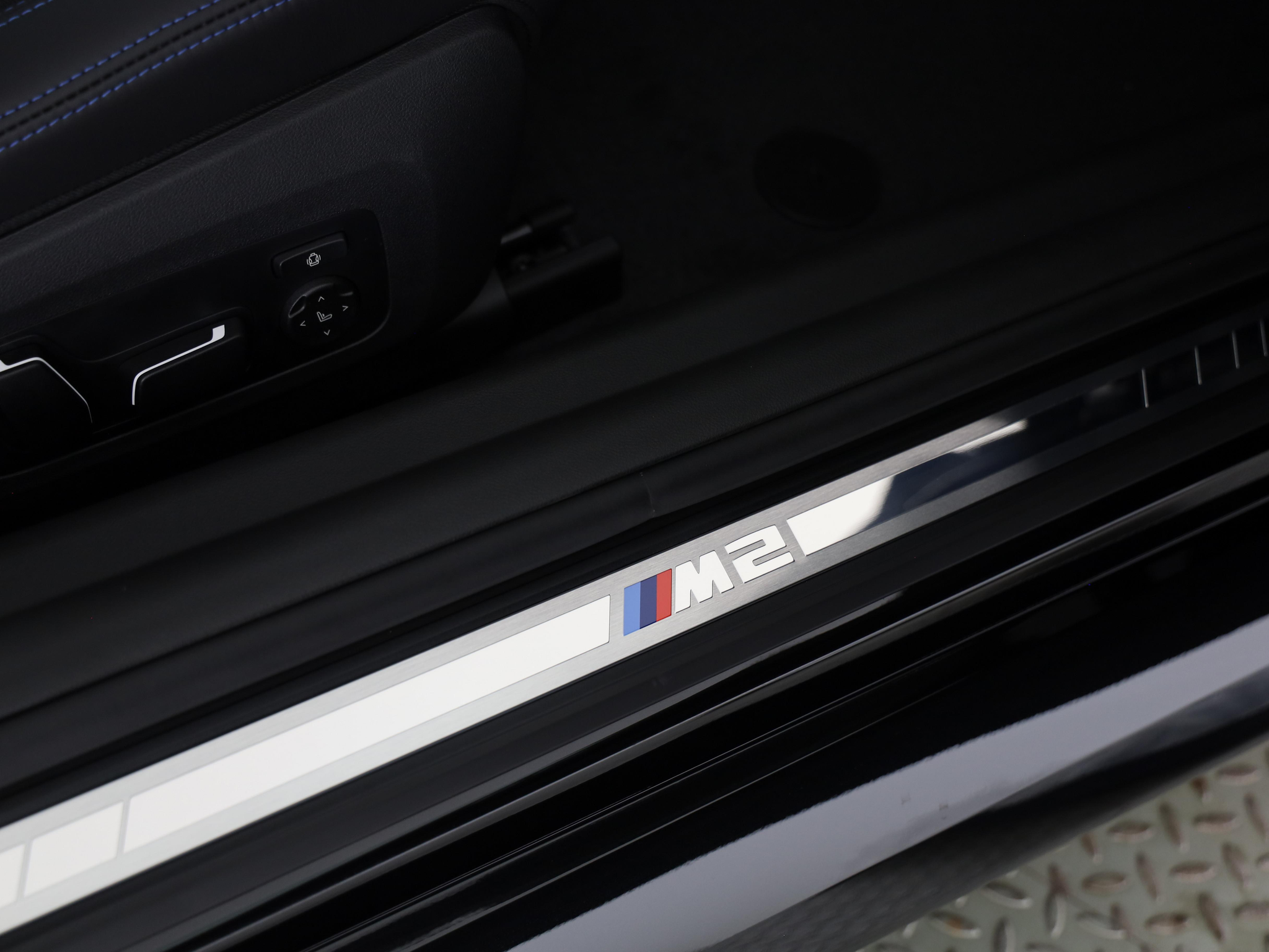 listing desktop thumbnail image 16