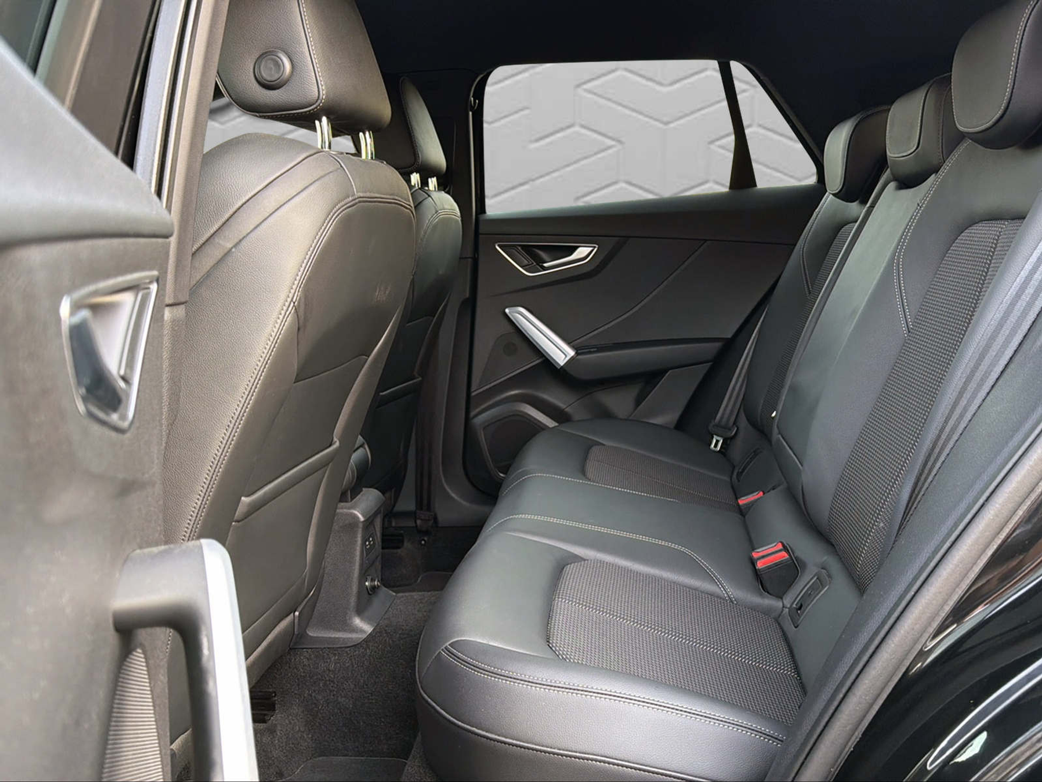 listing desktop thumbnail image 15