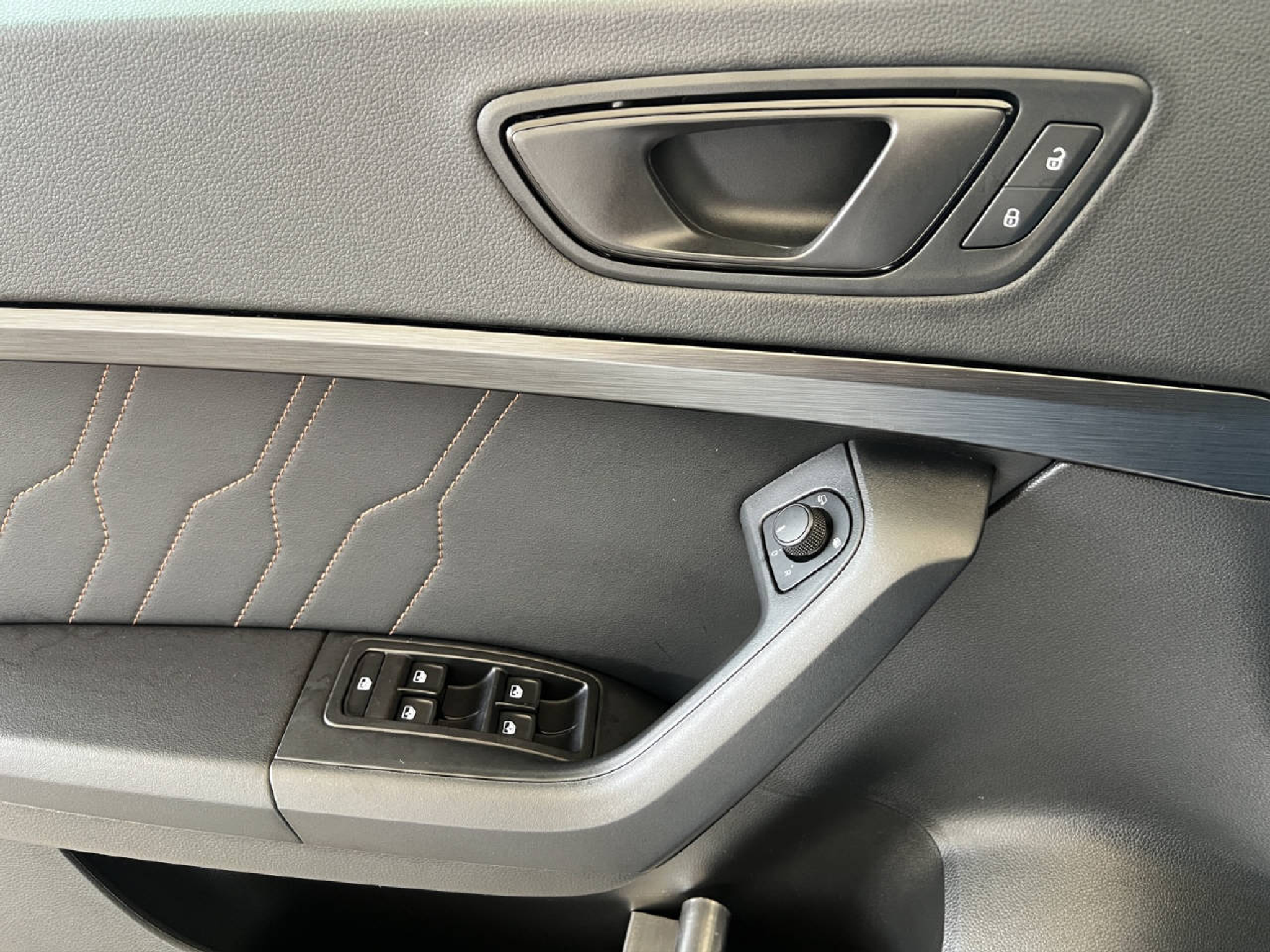 listing desktop thumbnail image 17