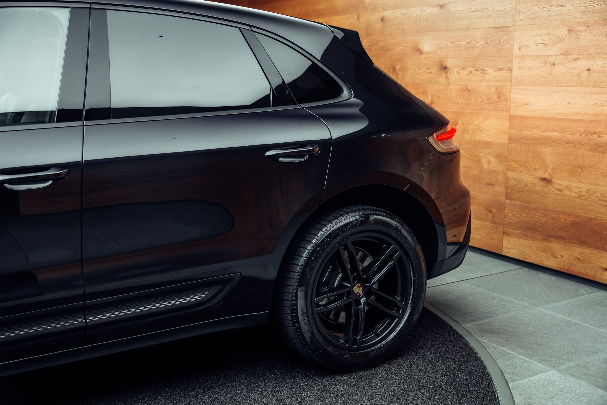 listing desktop thumbnail image 15