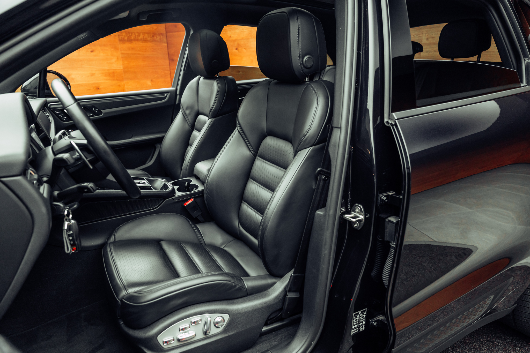 listing desktop thumbnail image 5