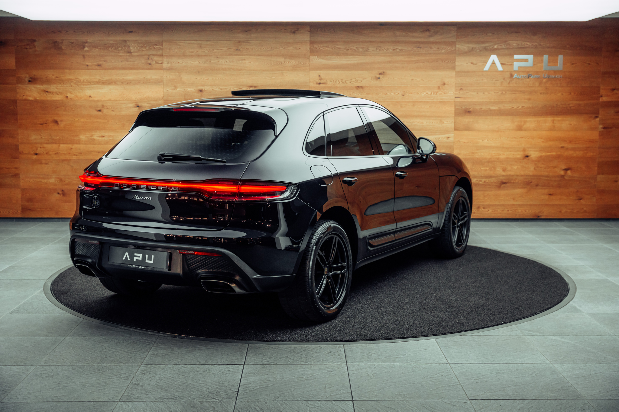 listing desktop thumbnail image 1