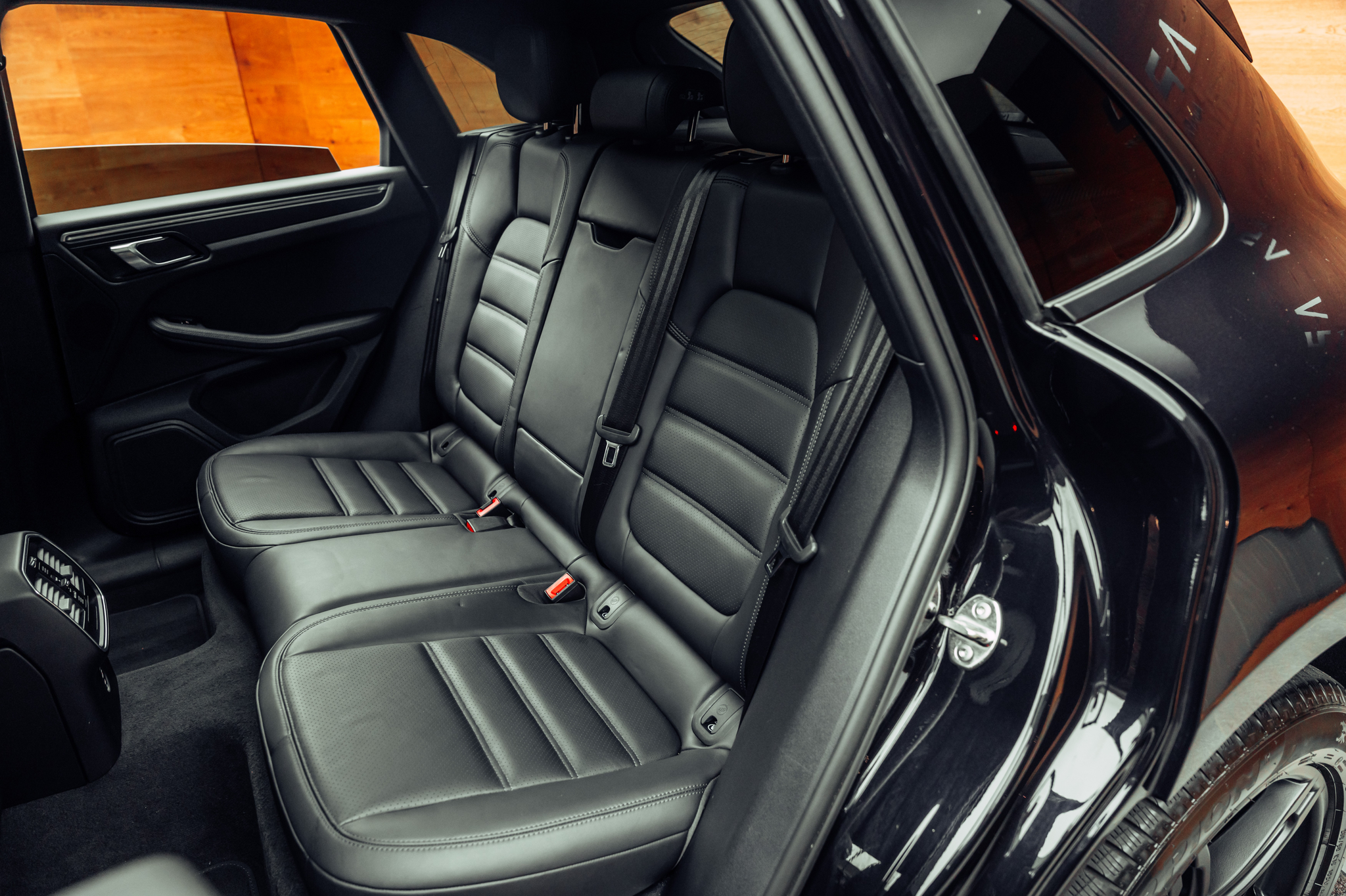 listing desktop thumbnail image 7