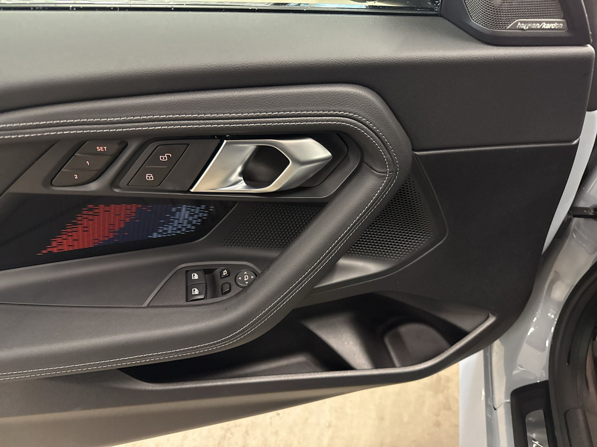 listing desktop thumbnail image 16