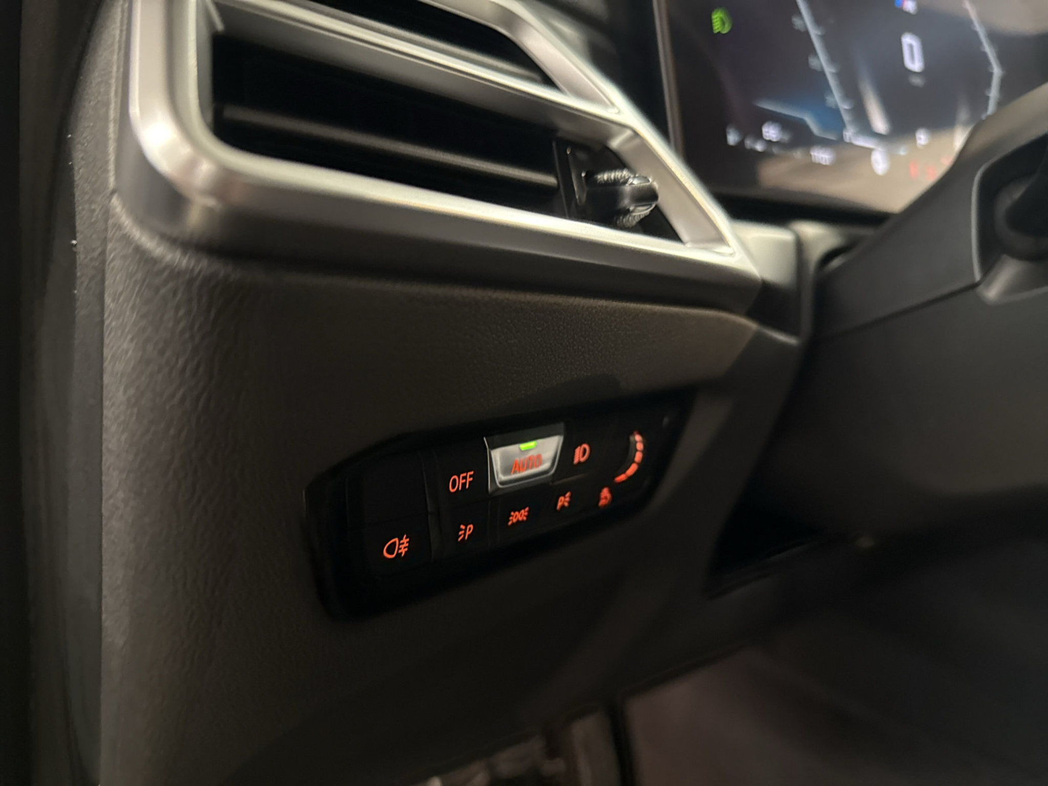 listing desktop thumbnail image 19