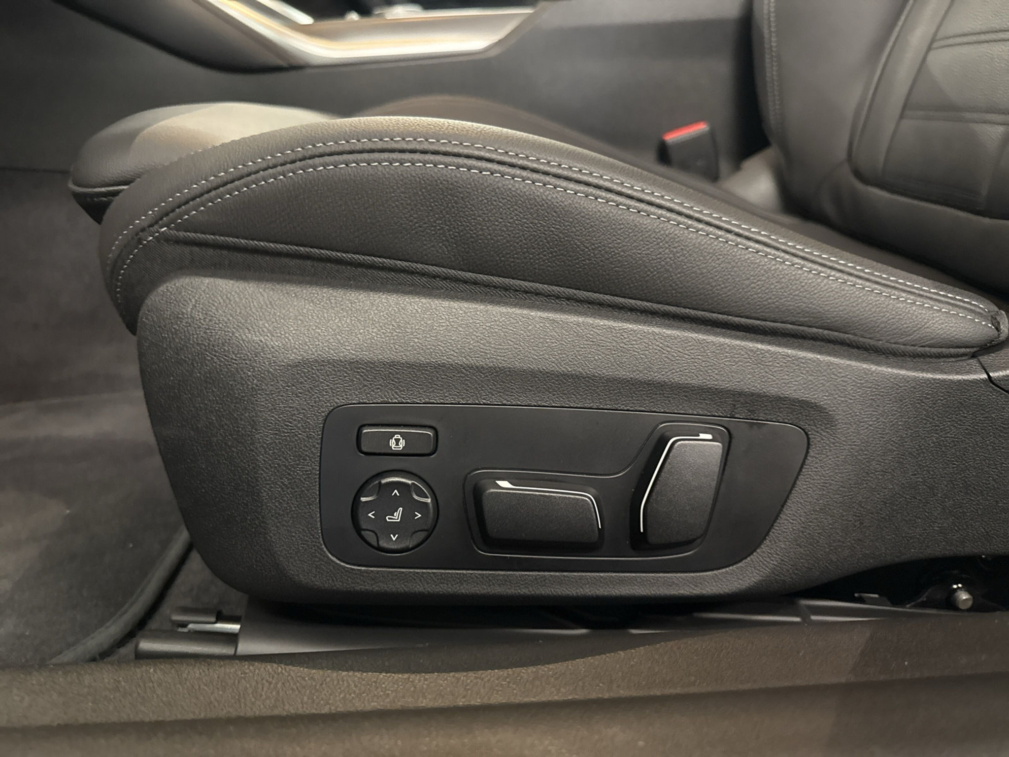 listing desktop thumbnail image 18