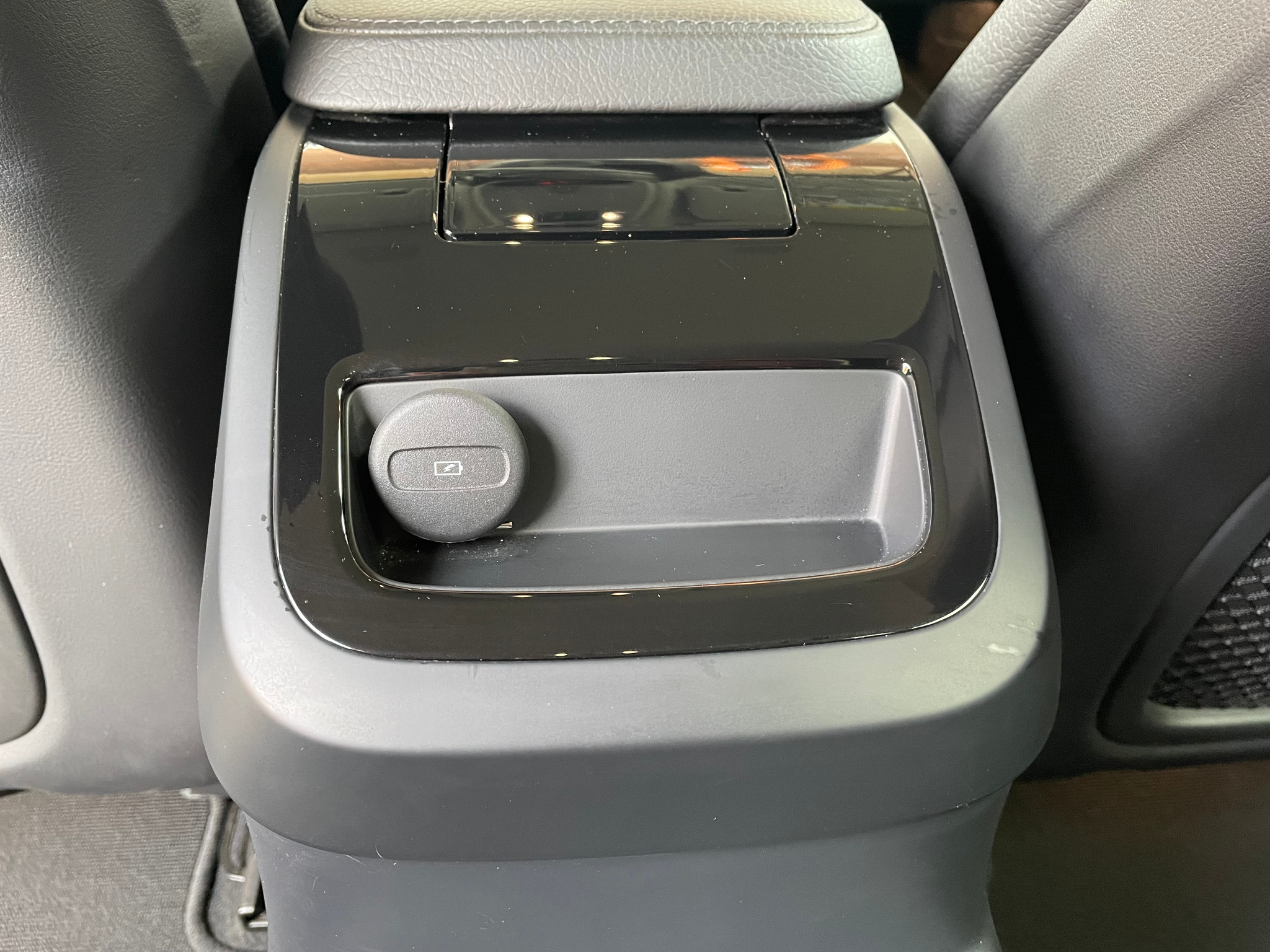 listing desktop thumbnail image 12