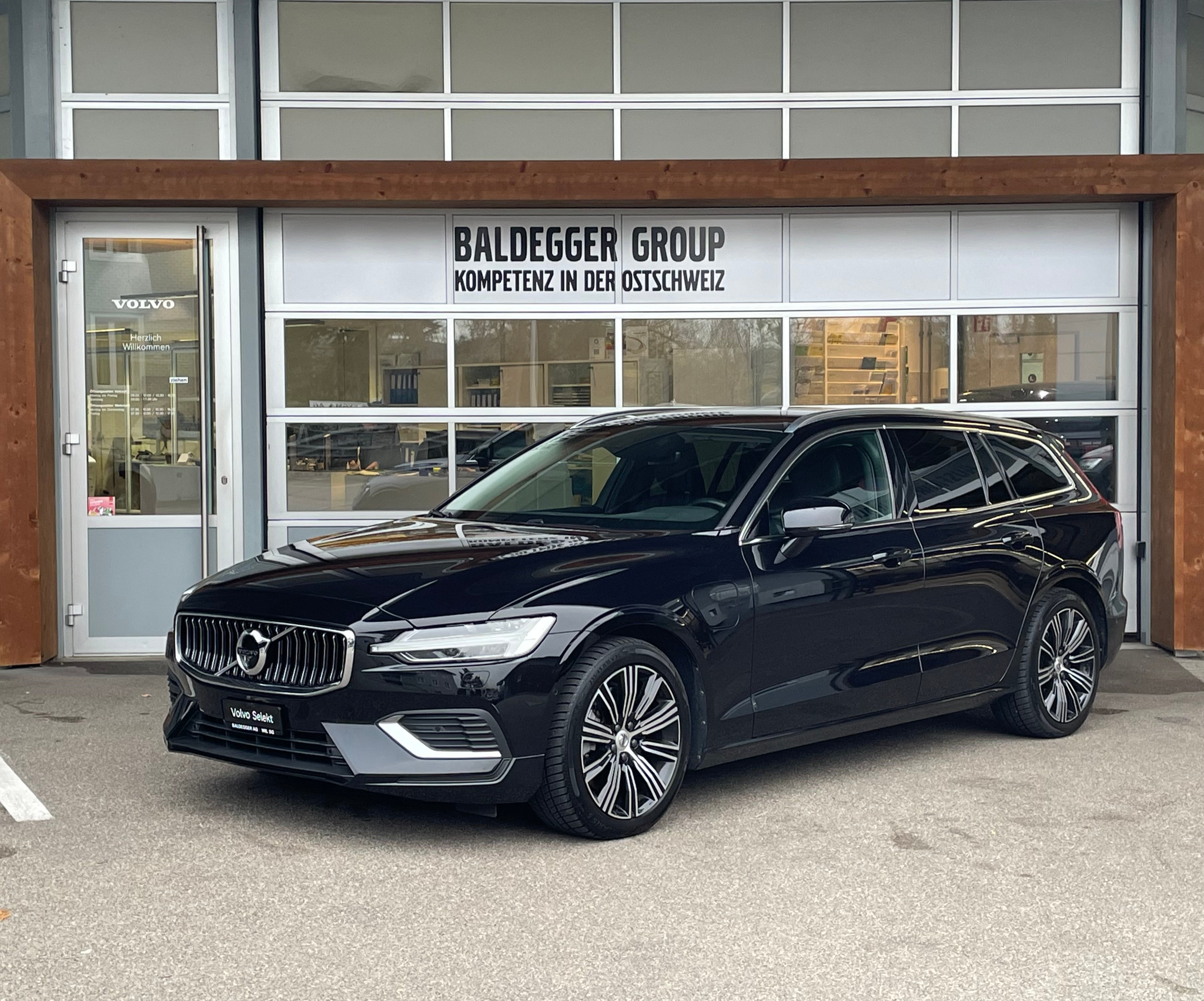 listing desktop thumbnail image 1