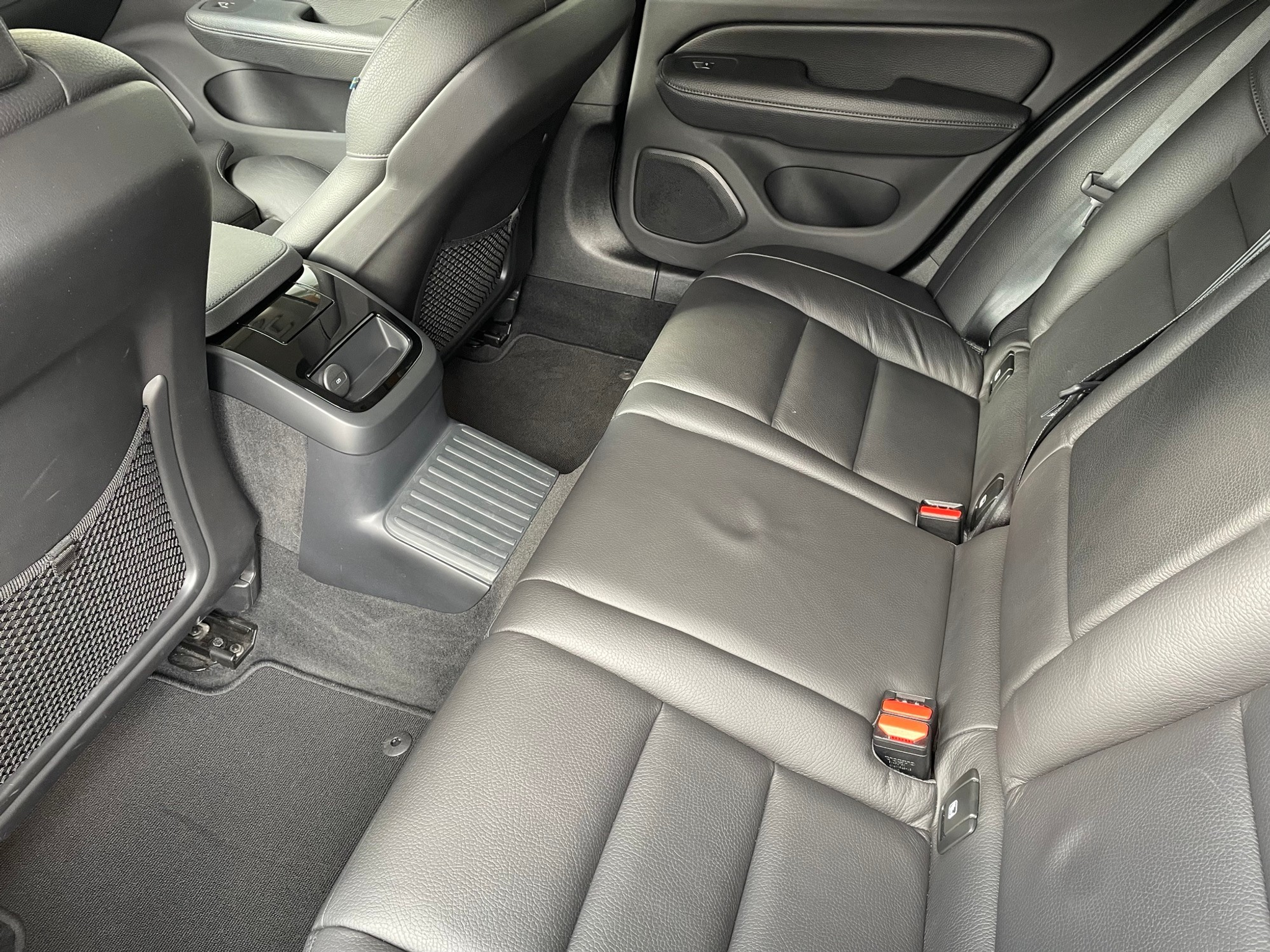 listing desktop thumbnail image 4