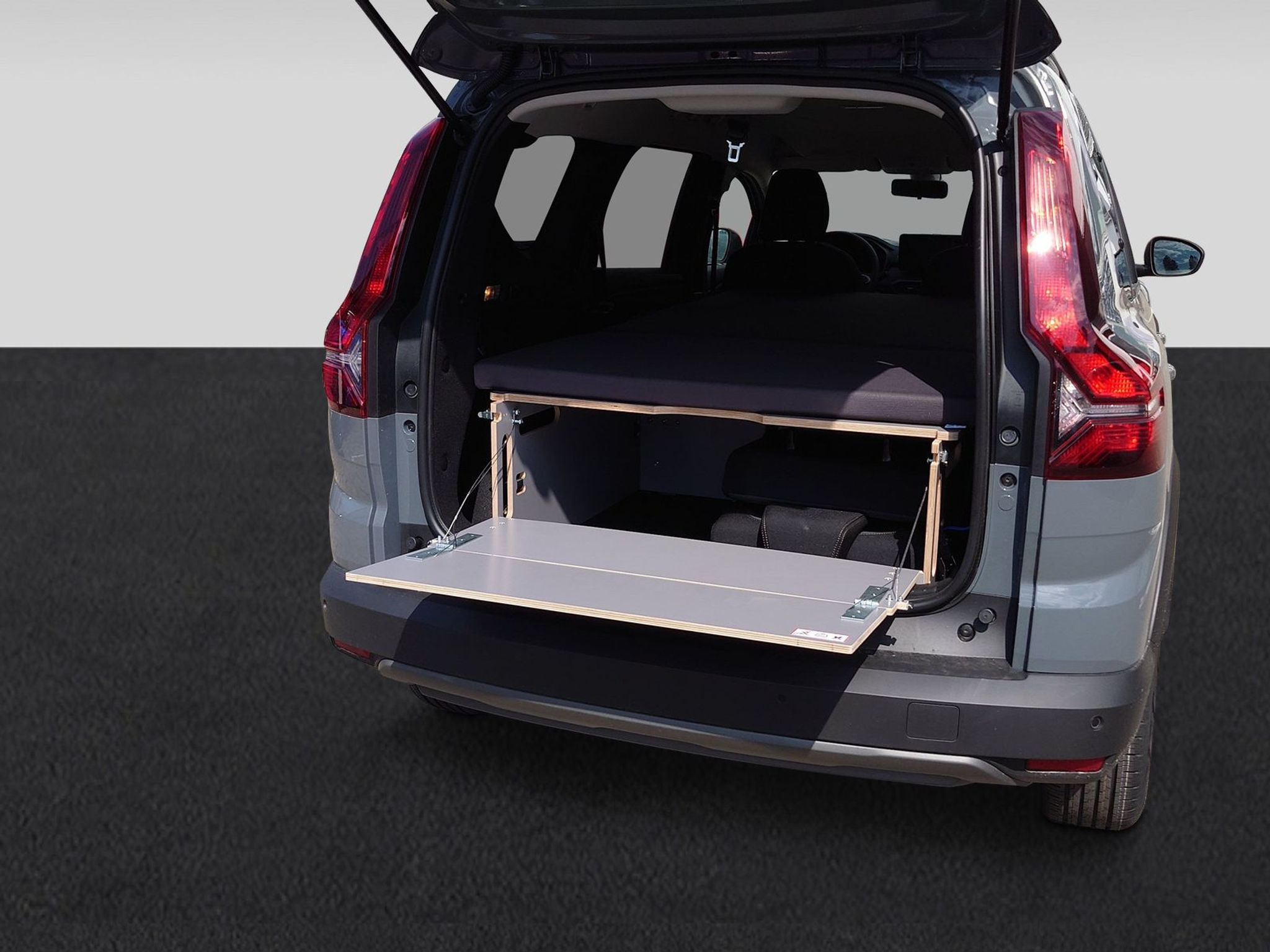 listing desktop thumbnail image 11