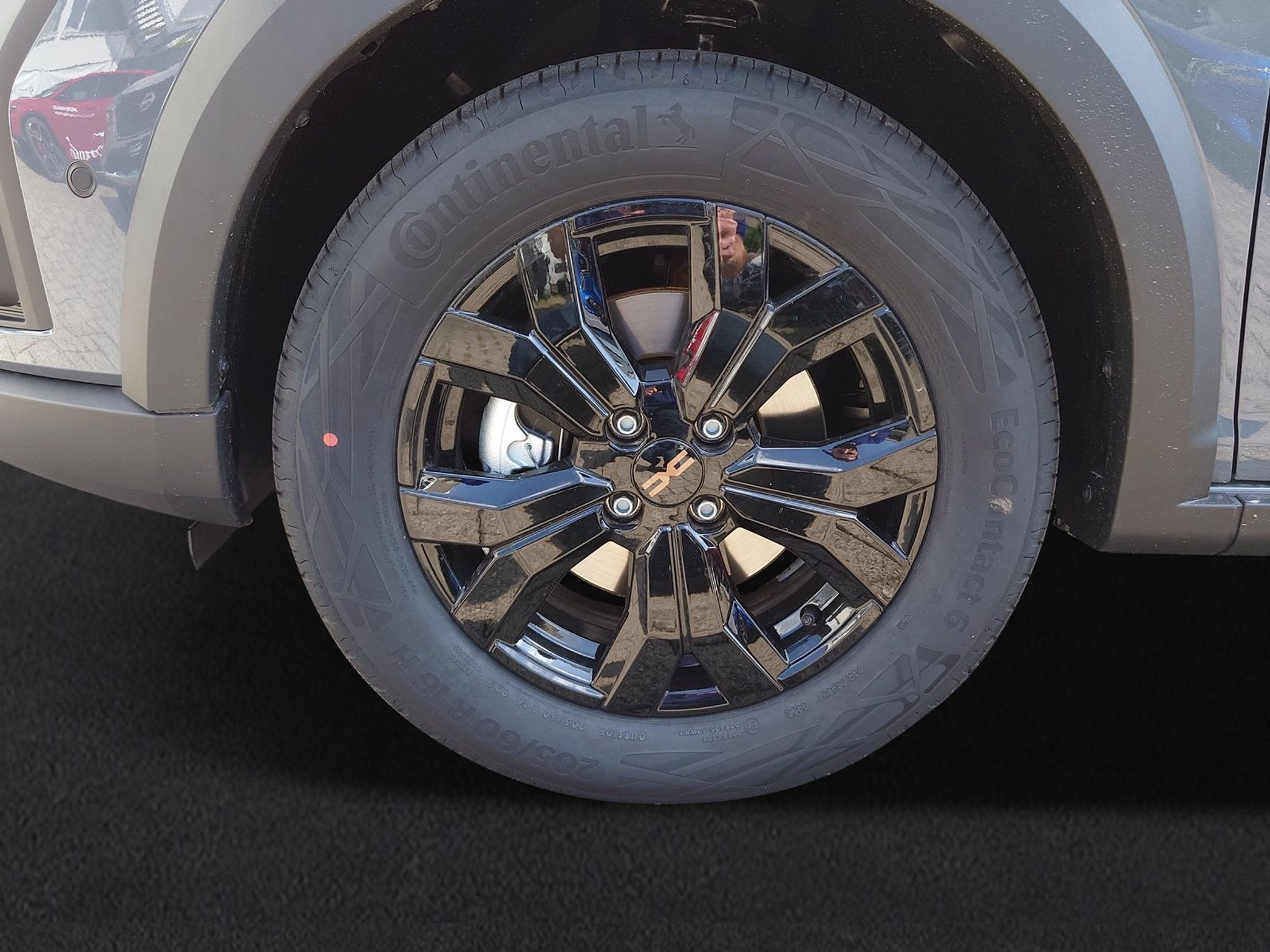 listing desktop thumbnail image 4