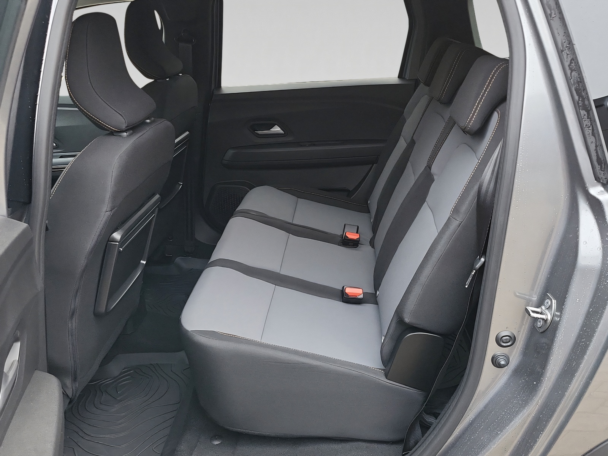 listing desktop thumbnail image 7