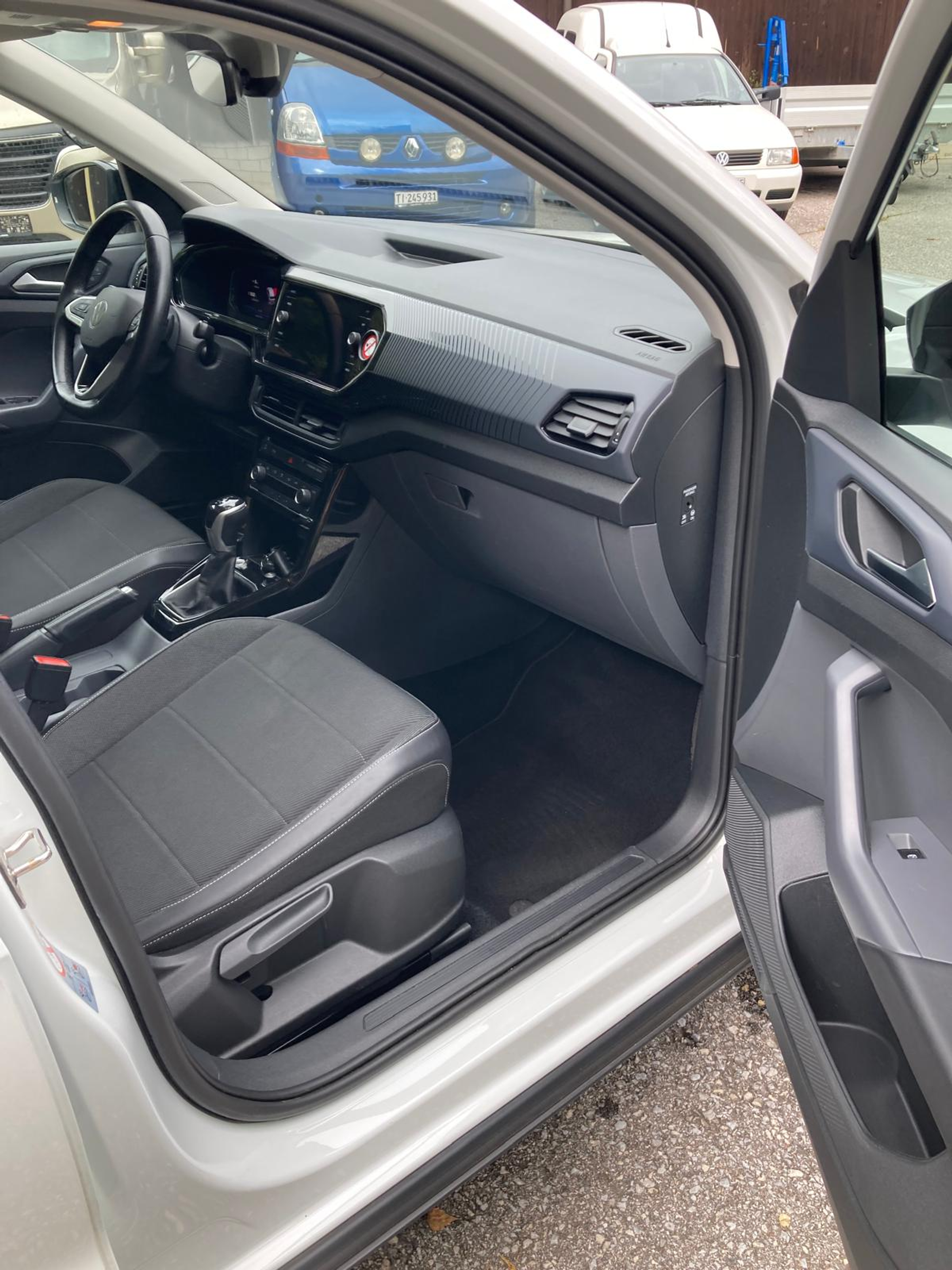 listing desktop thumbnail image 14