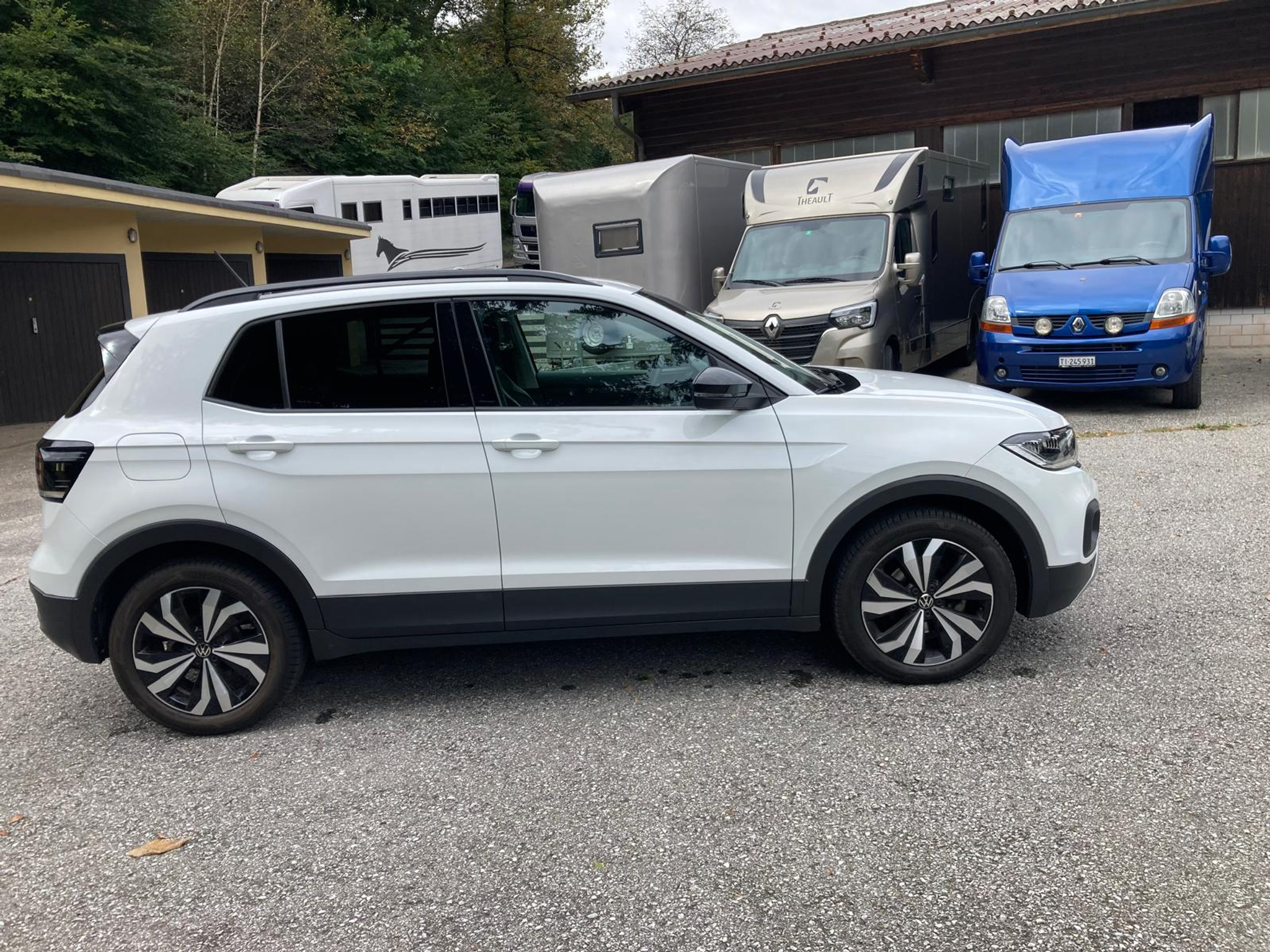 listing desktop thumbnail image 7