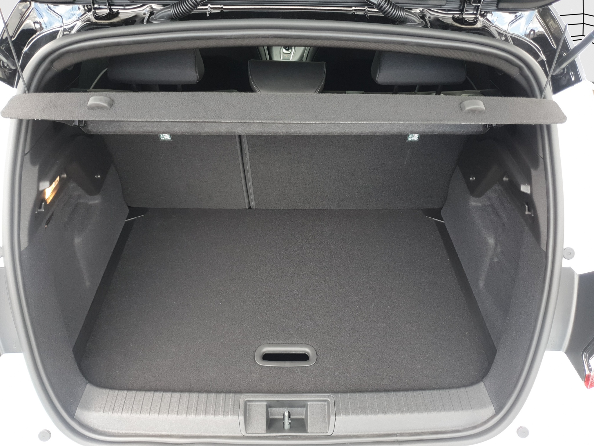 listing desktop thumbnail image 14