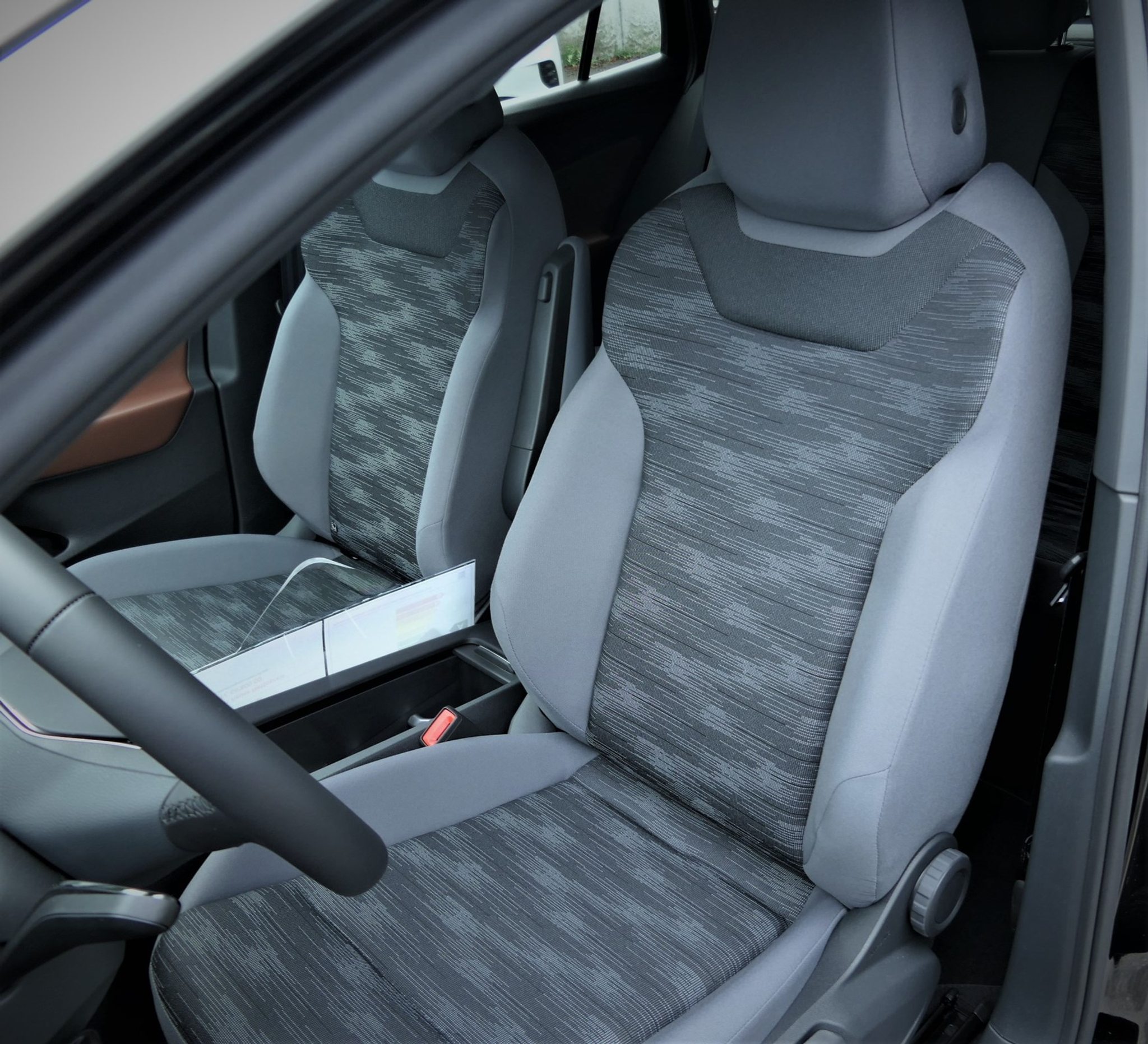 listing desktop thumbnail image 6