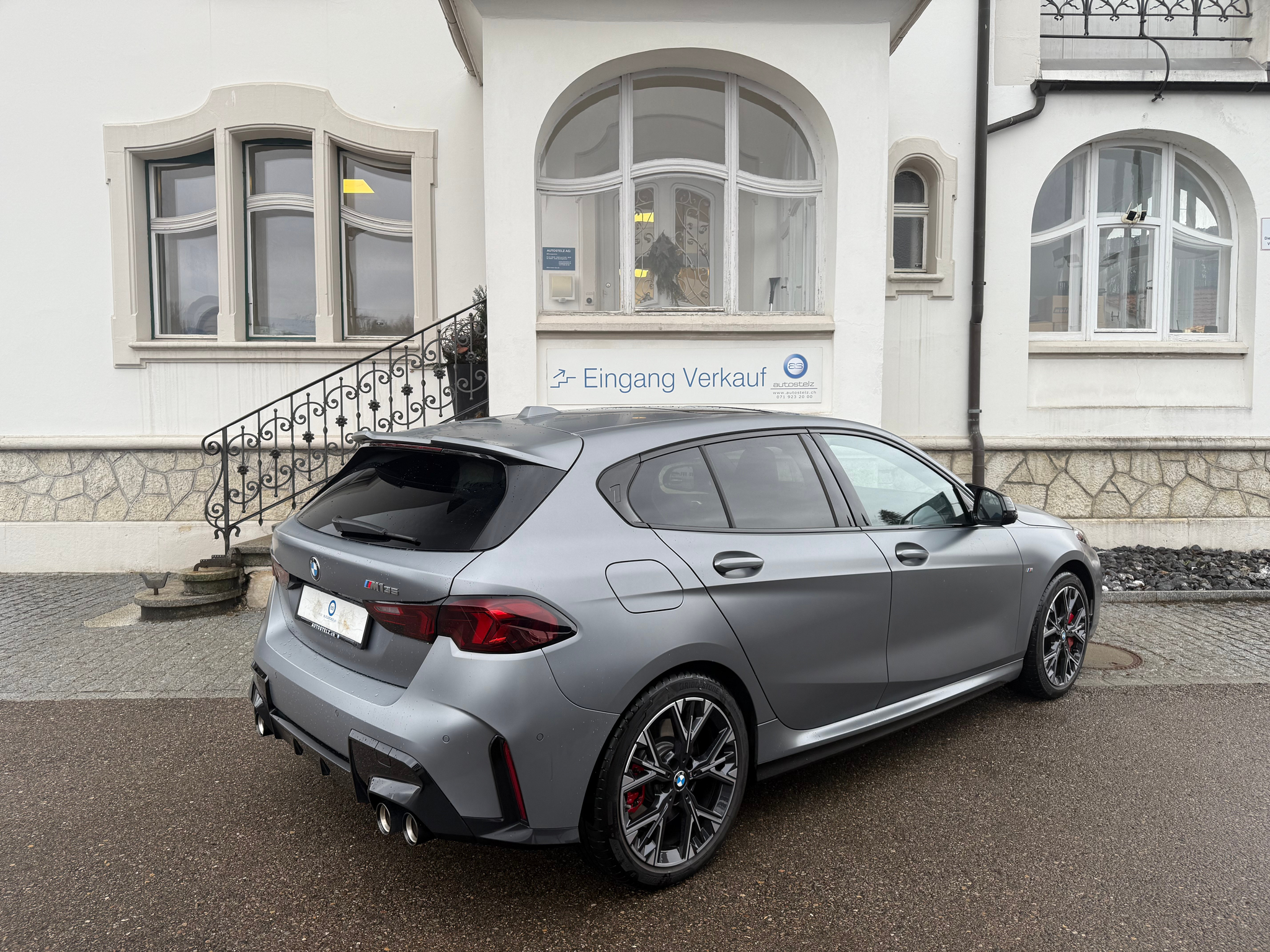 listing desktop thumbnail image 3