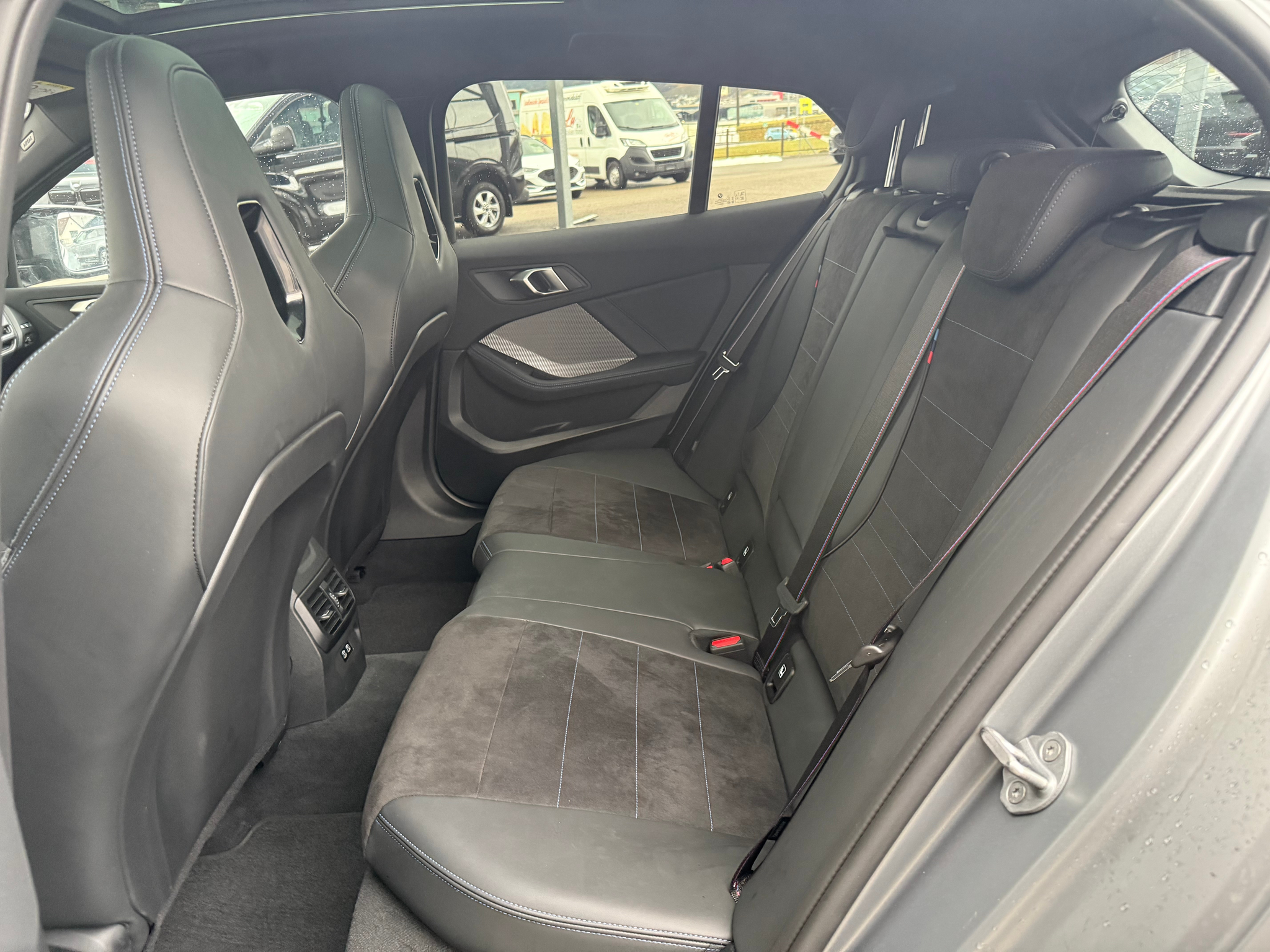 listing desktop thumbnail image 6