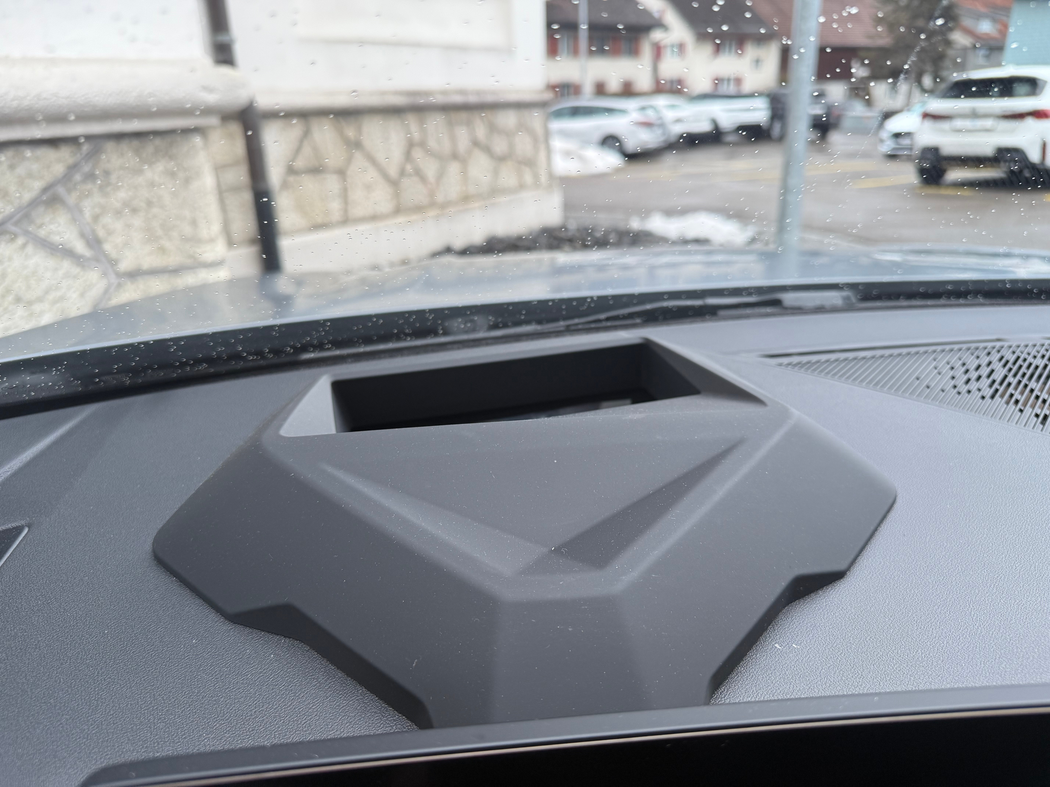 listing desktop thumbnail image 12