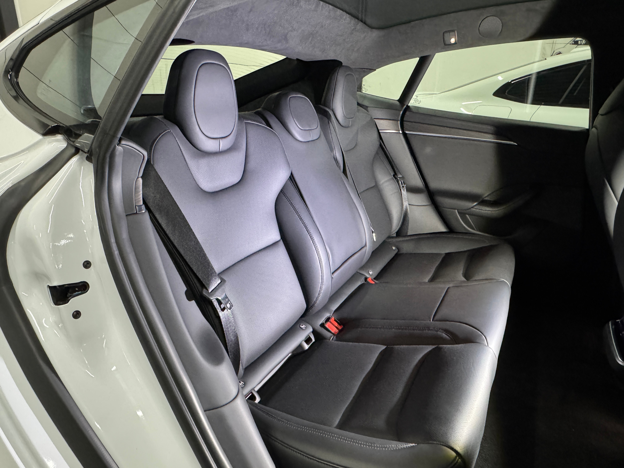 listing desktop thumbnail image 10