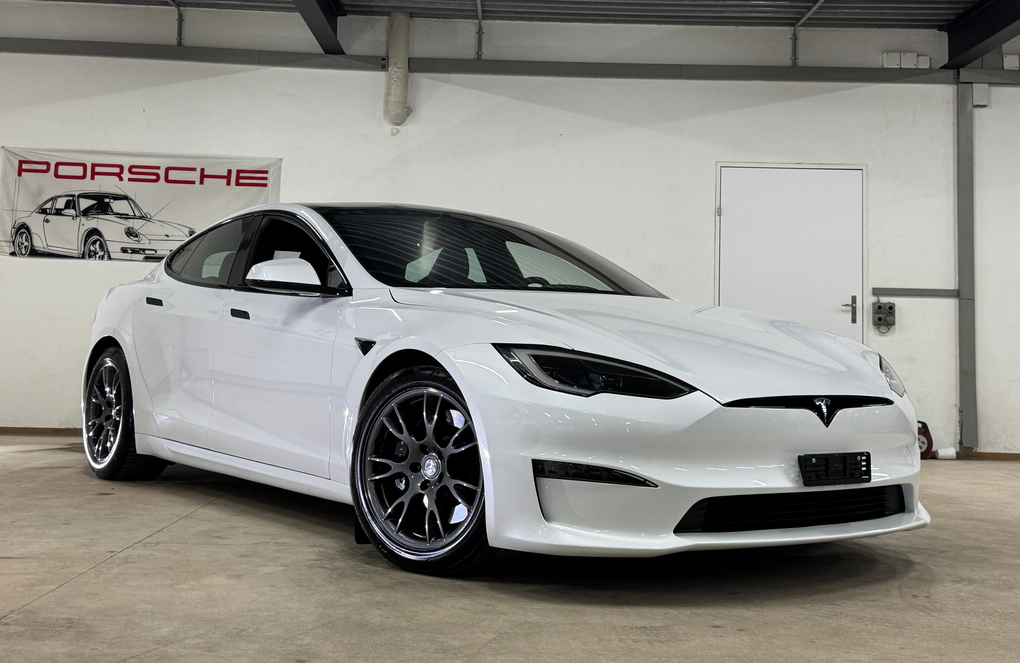 listing desktop thumbnail image 2