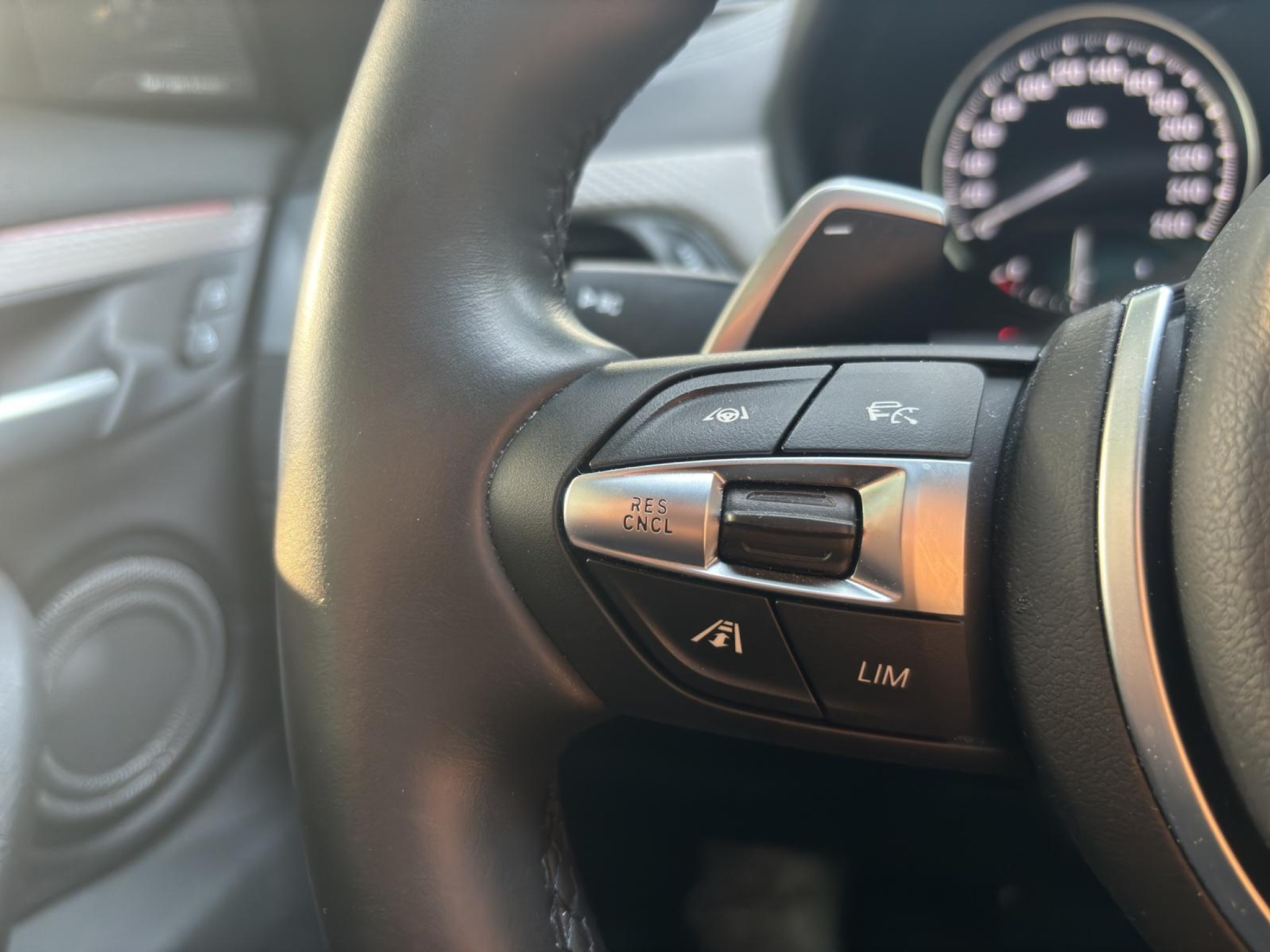 listing desktop thumbnail image 17