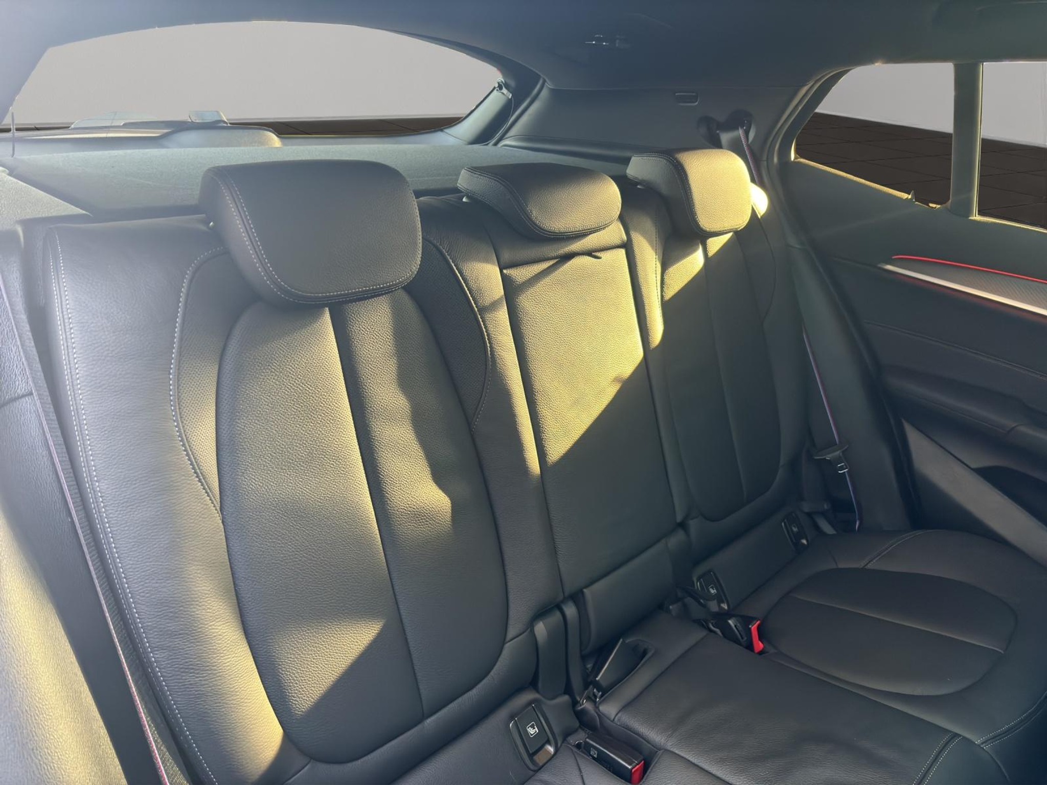 listing desktop thumbnail image 11