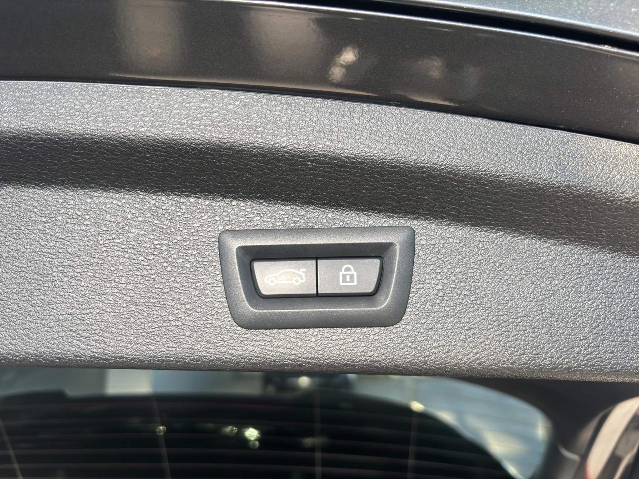 listing desktop thumbnail image 13