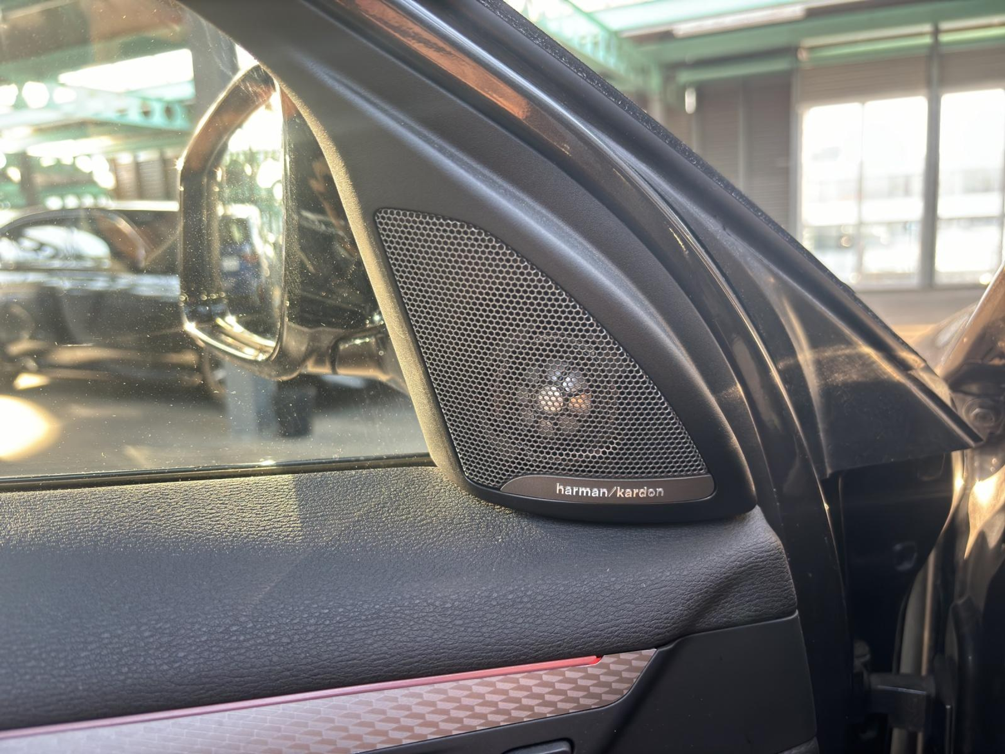 listing desktop thumbnail image 19