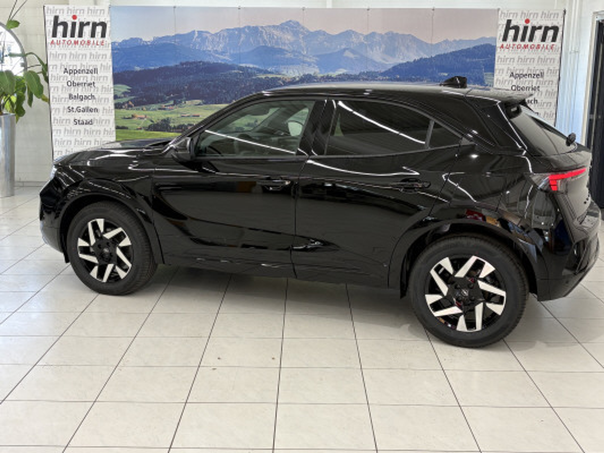 listing desktop thumbnail image 2