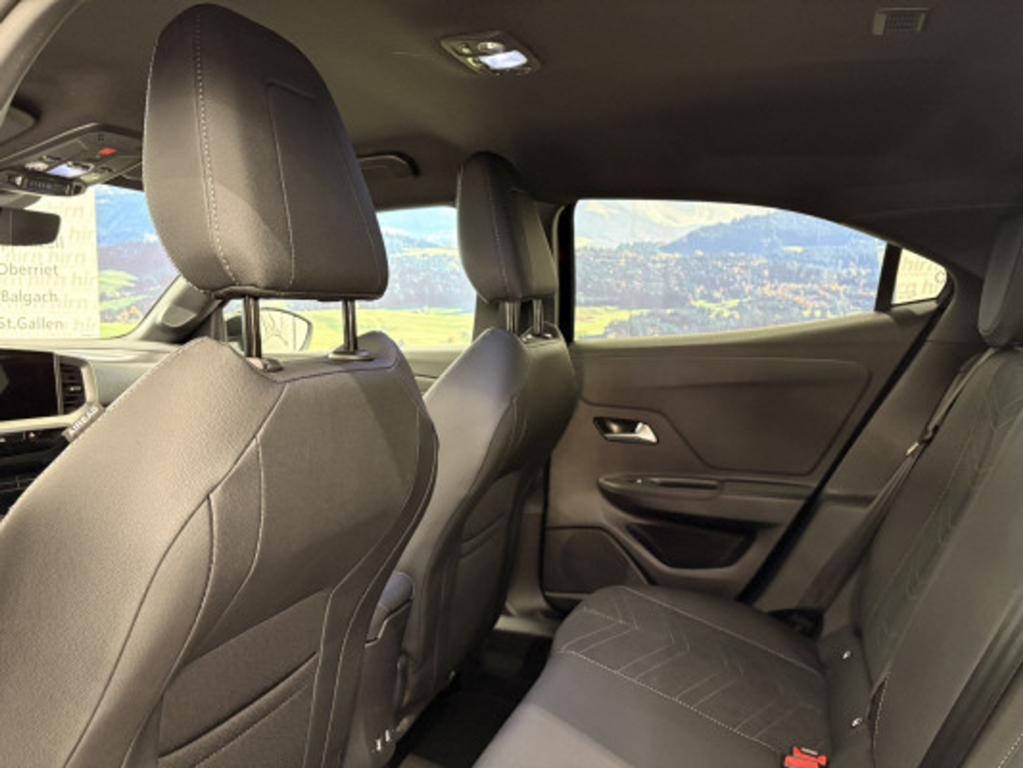 listing desktop thumbnail image 6