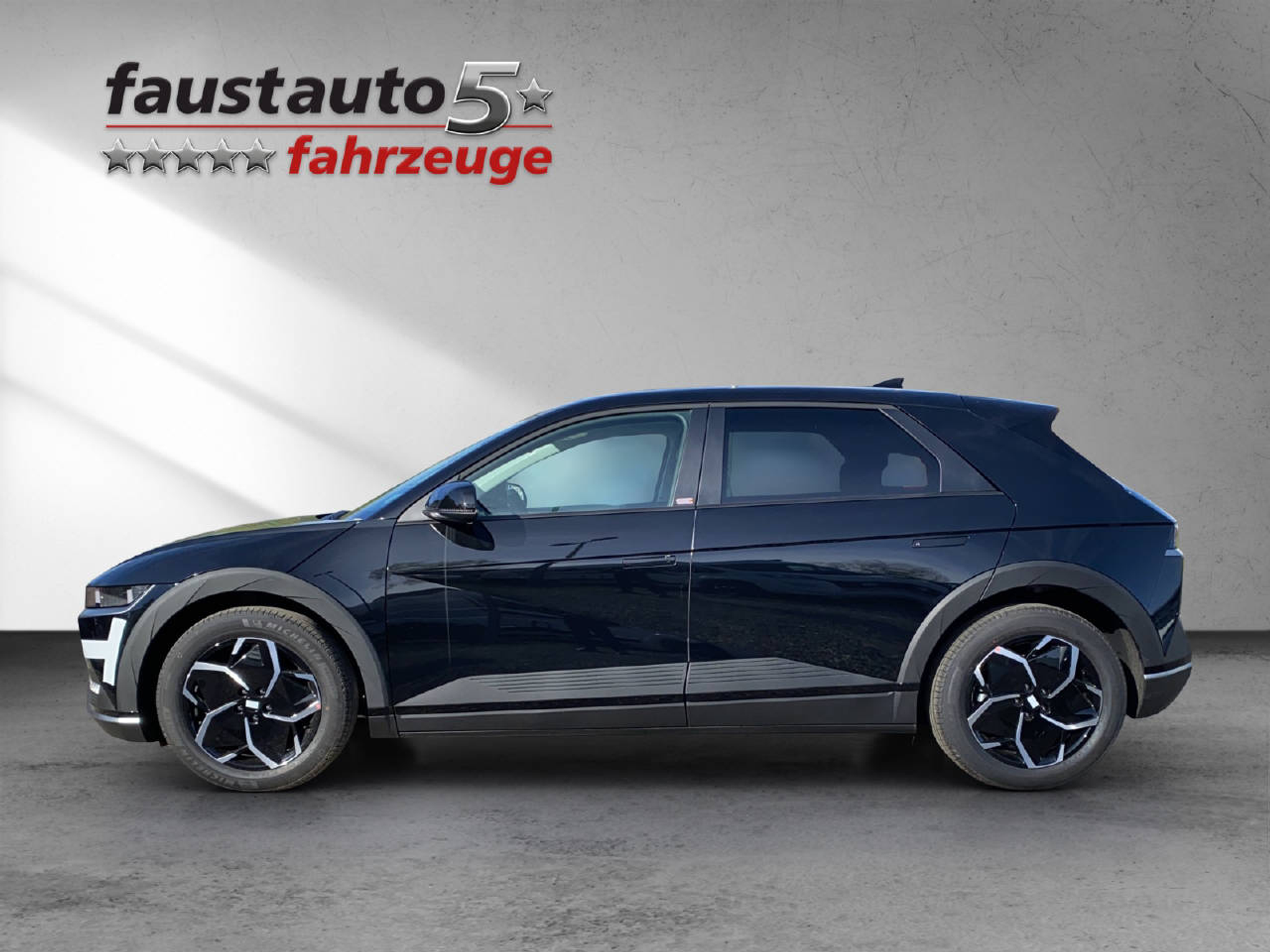 listing desktop thumbnail image 1