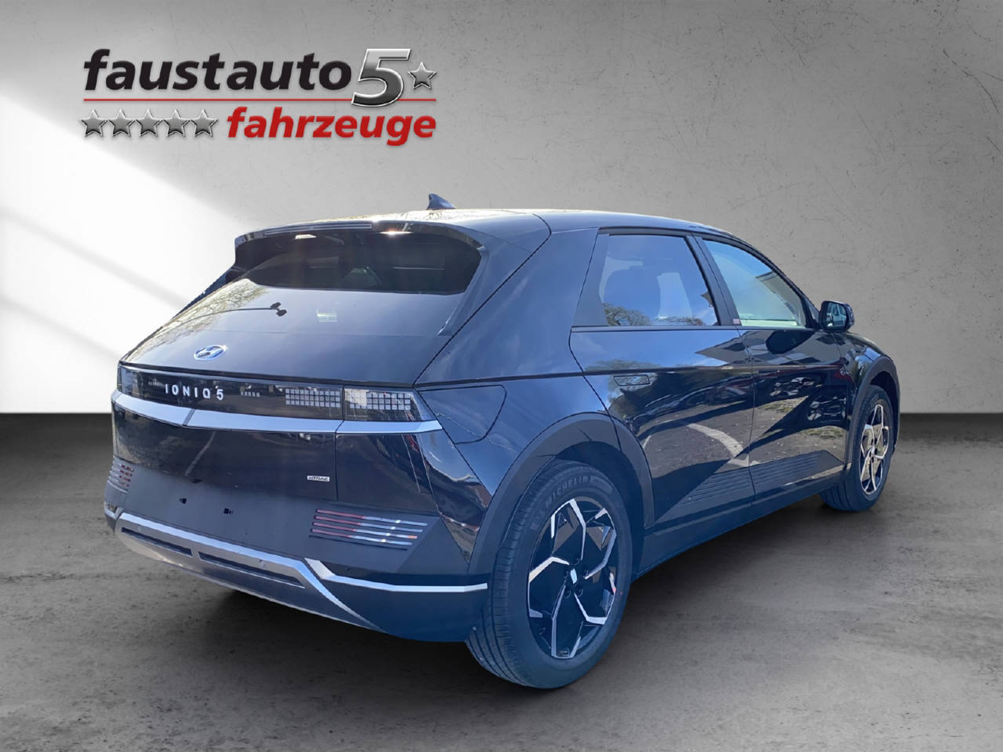 listing desktop thumbnail image 4