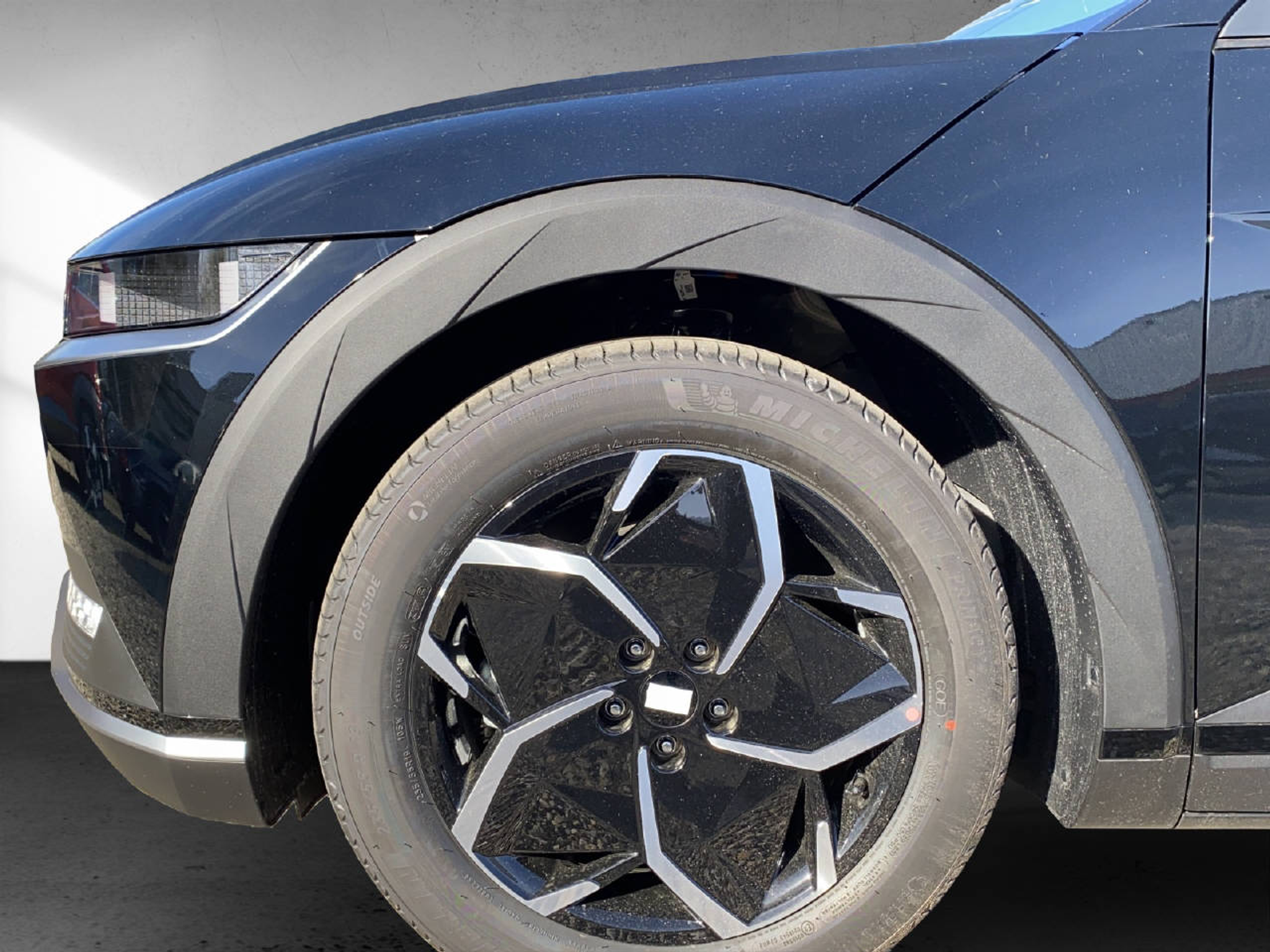 listing desktop thumbnail image 12