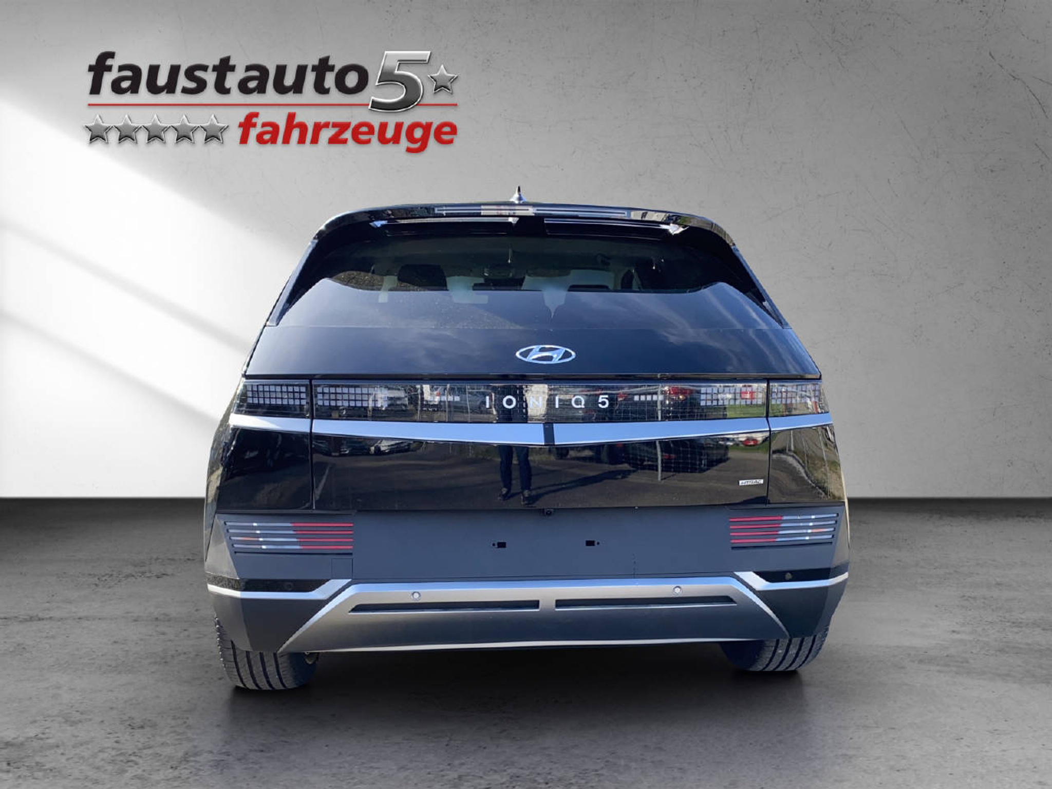 listing desktop thumbnail image 2