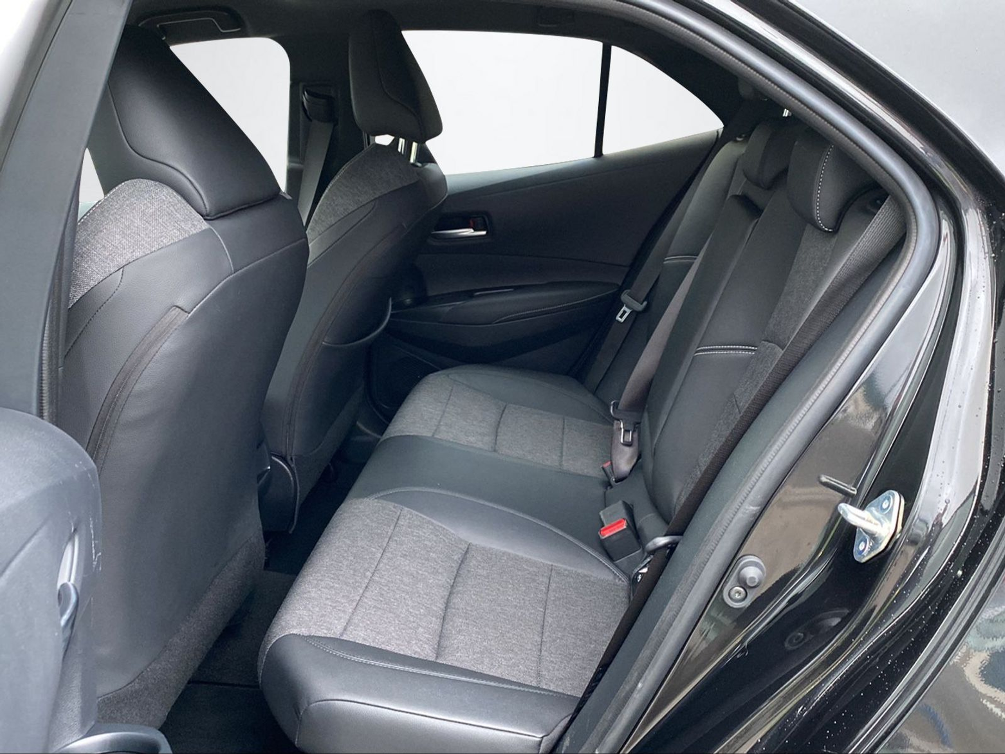 listing desktop thumbnail image 10