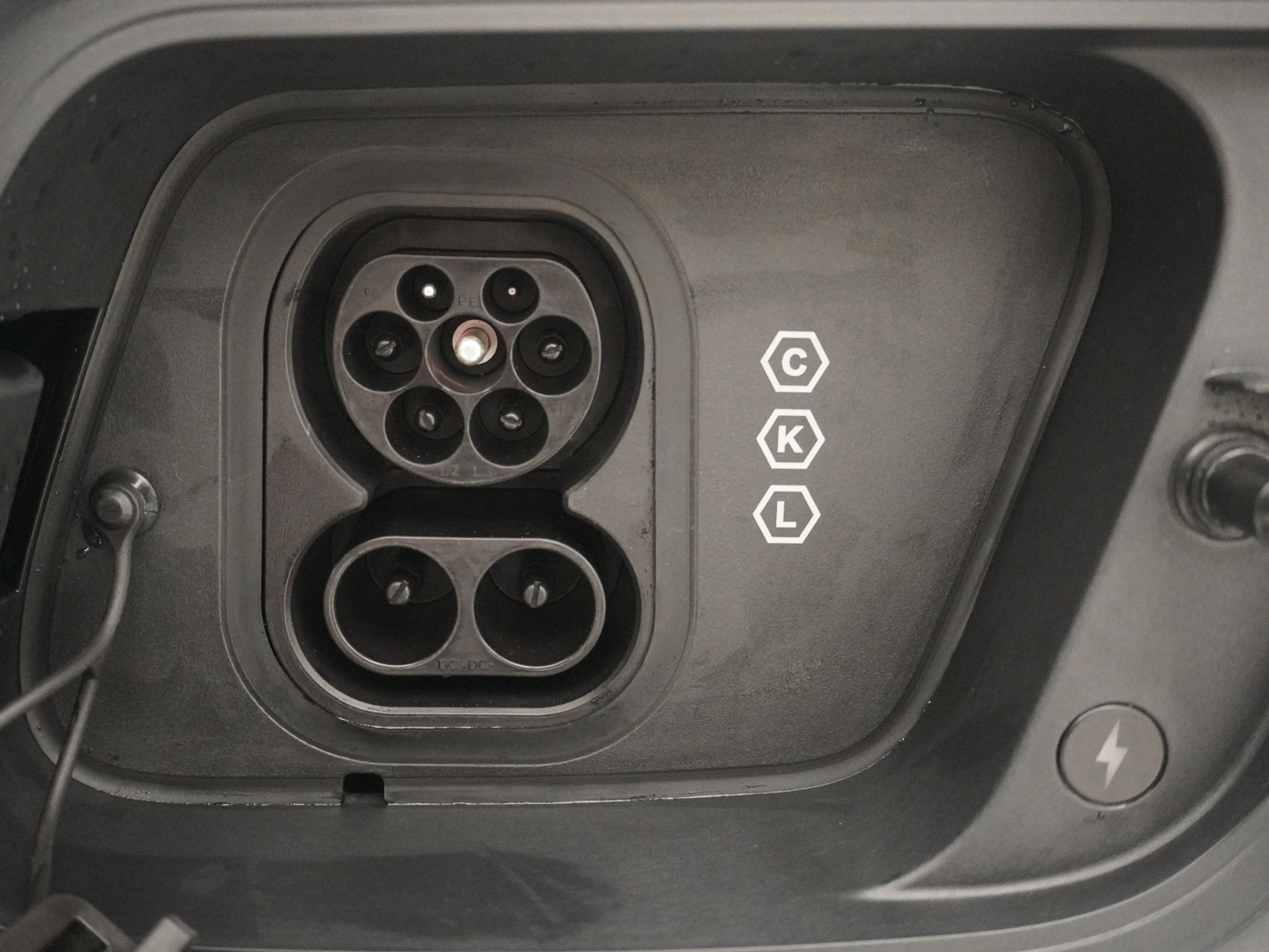 listing desktop thumbnail image 24