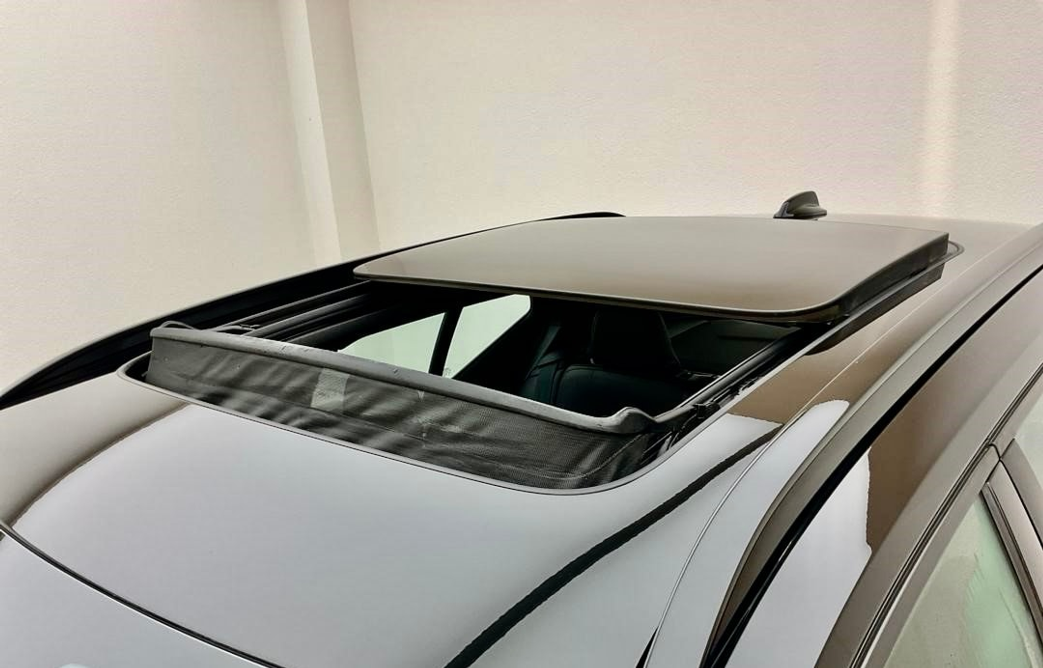 listing desktop thumbnail image 3